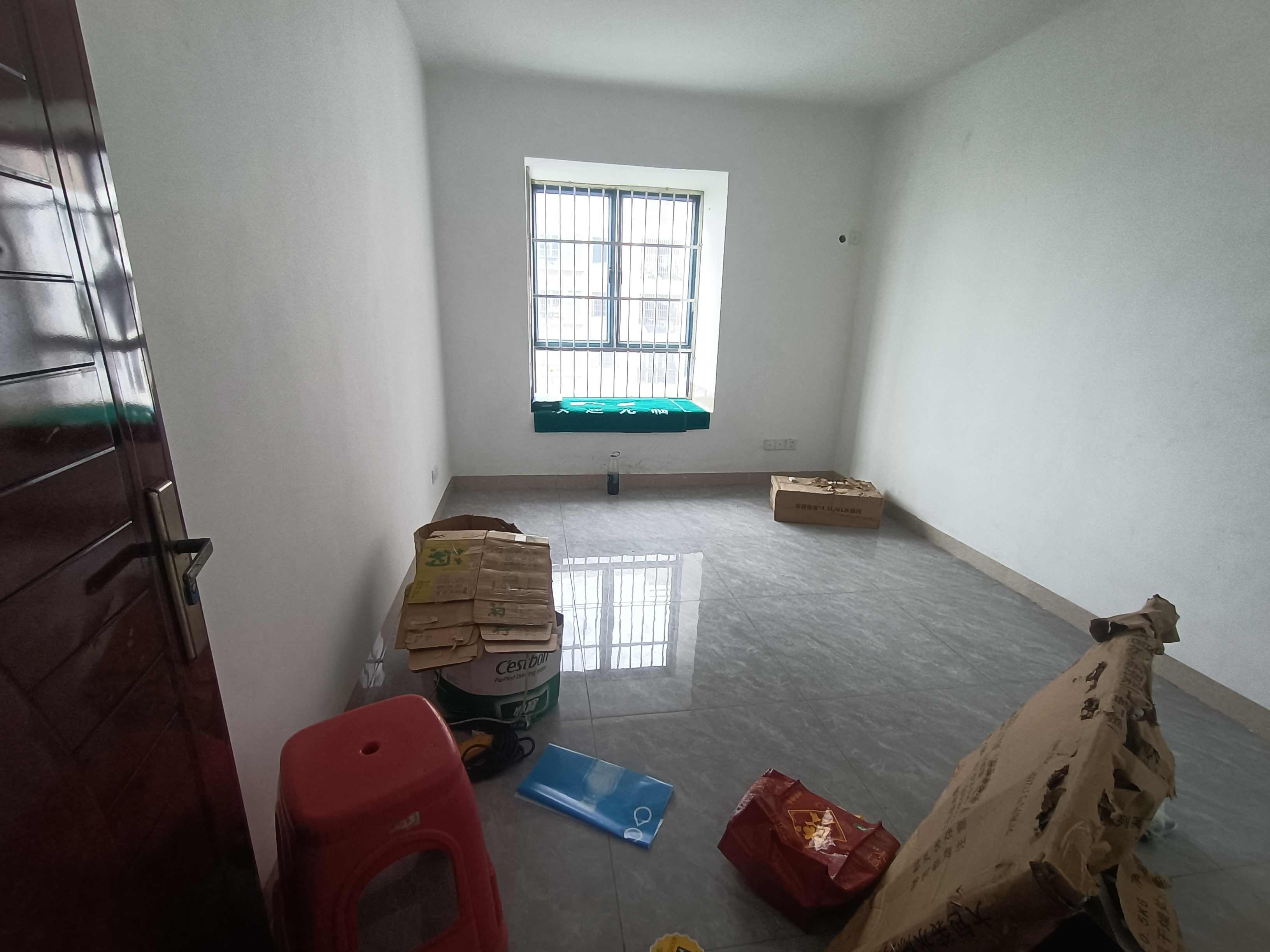 滨江新城 2室2厅1卫 1700.0元/月 滨江新城 2室2厅1卫 1700.0元/月室内图