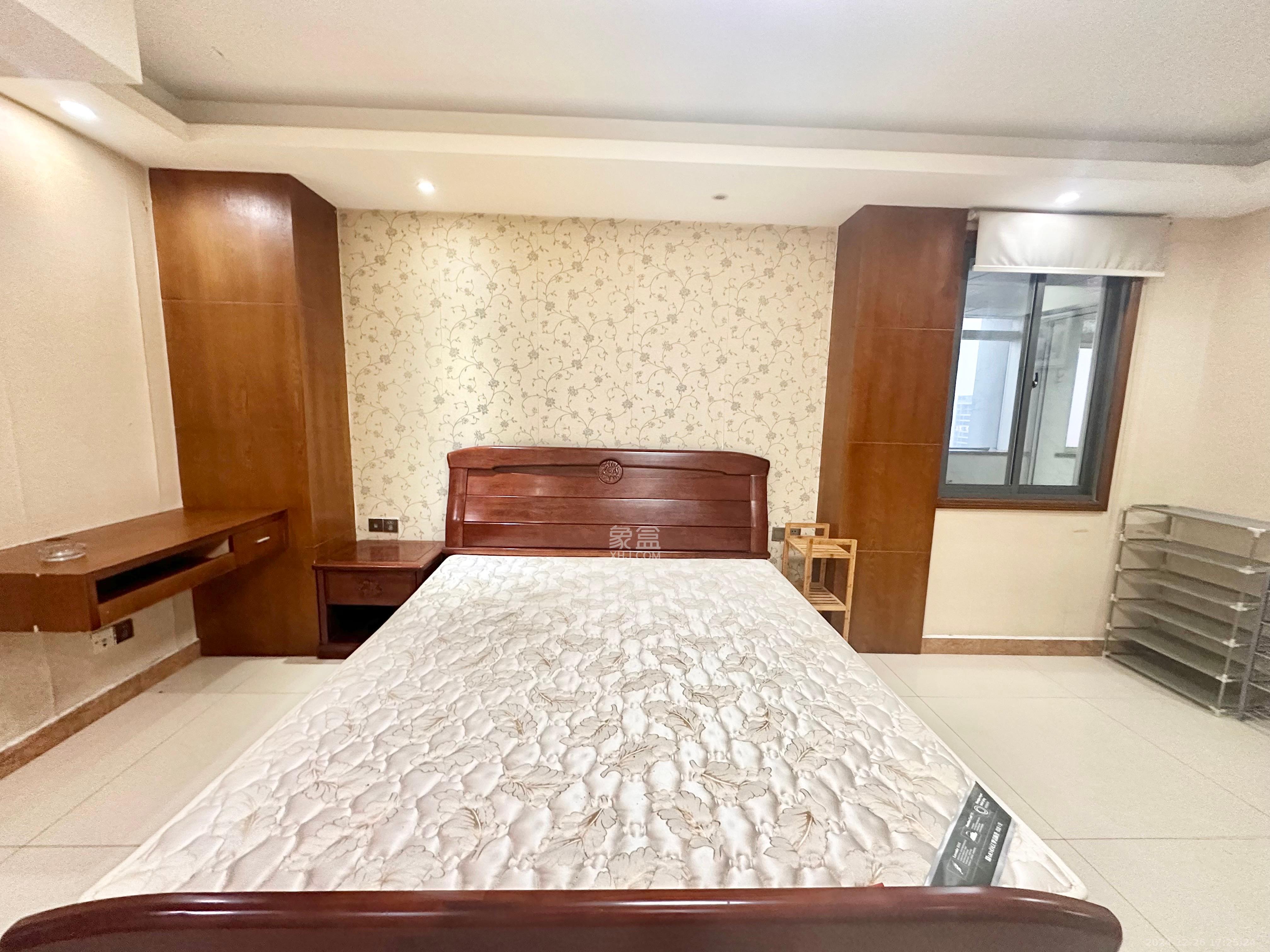 东方芙蓉 1室1厅1卫 1500.0元/月 东方芙蓉 1室1厅1卫 1500.0元/月室内图