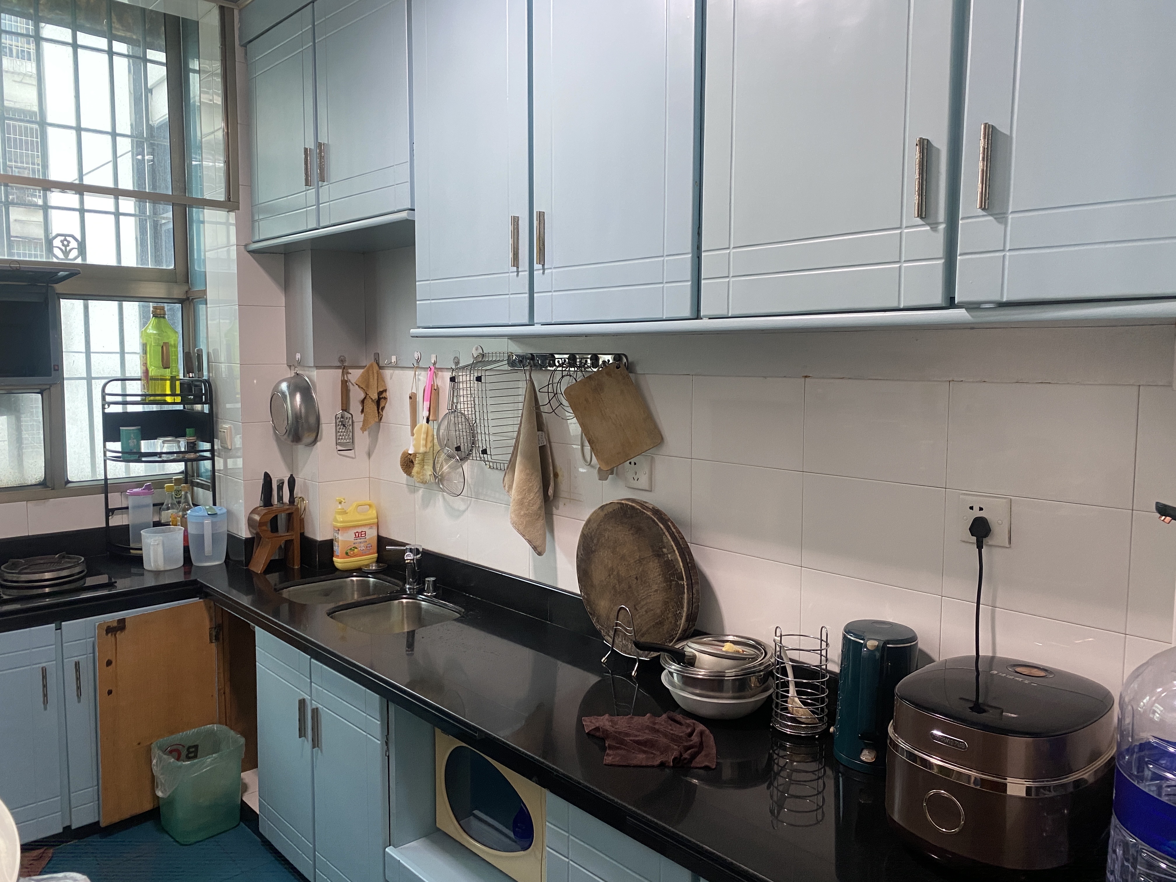 市人大政协机关大院住宅区(老市委) 3室2厅2卫 85.0万 市人大政协机关大院住宅区(老市委) 3室2厅2卫 85.0万客厅