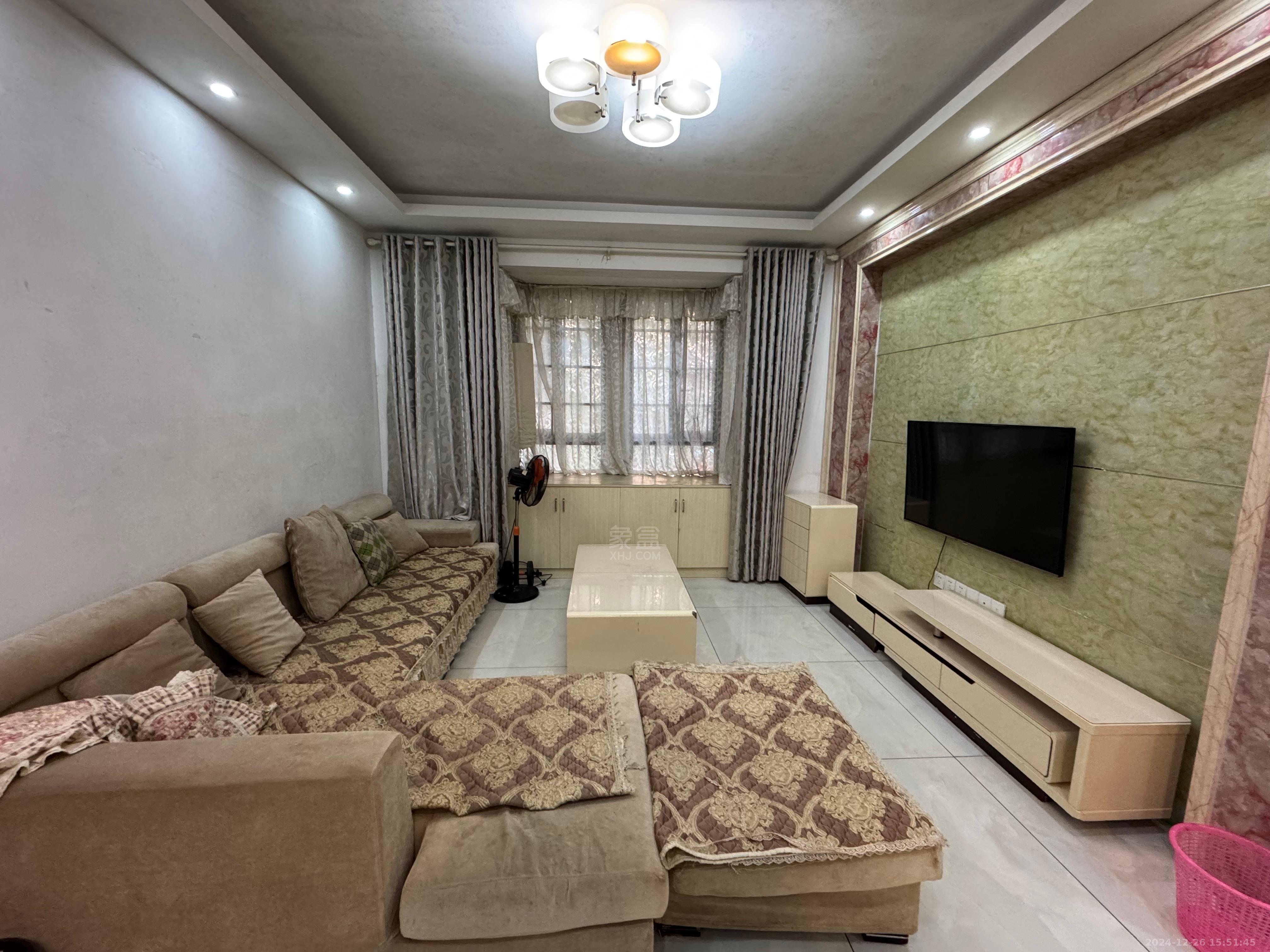 泰山公馆 1室2厅1卫 1600.0元/月 泰山公馆 1室2厅1卫 1600.0元/月室内图