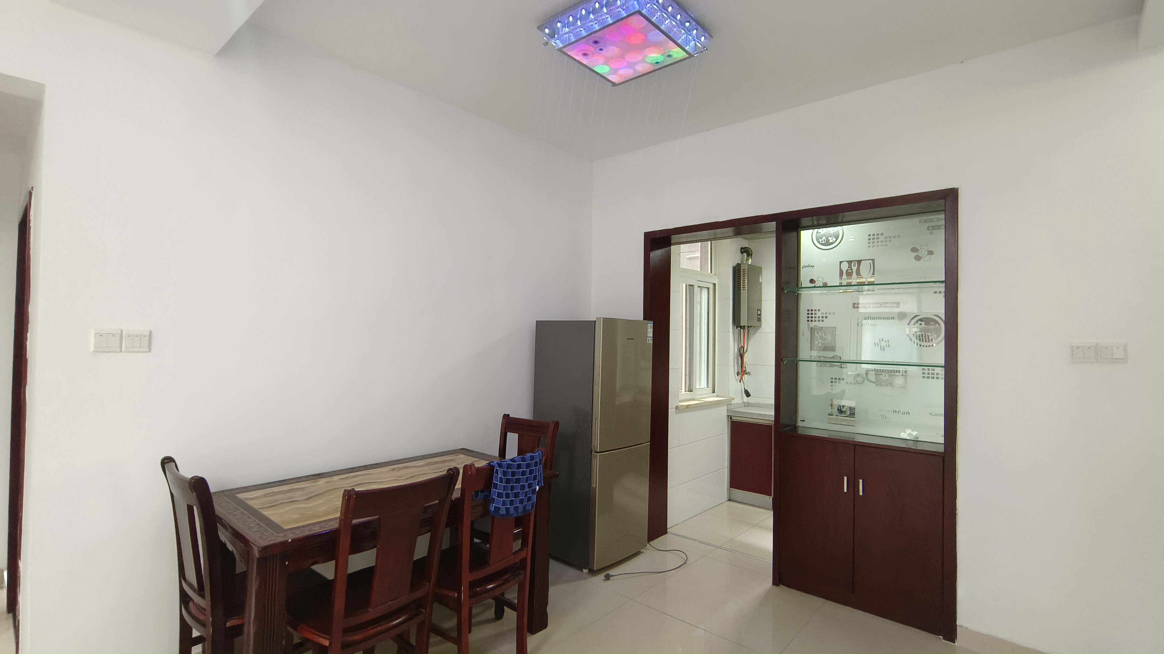 金城2008 2室1厅1卫 1300.0元/月 金城2008 2室1厅1卫 1300.0元/月室内图