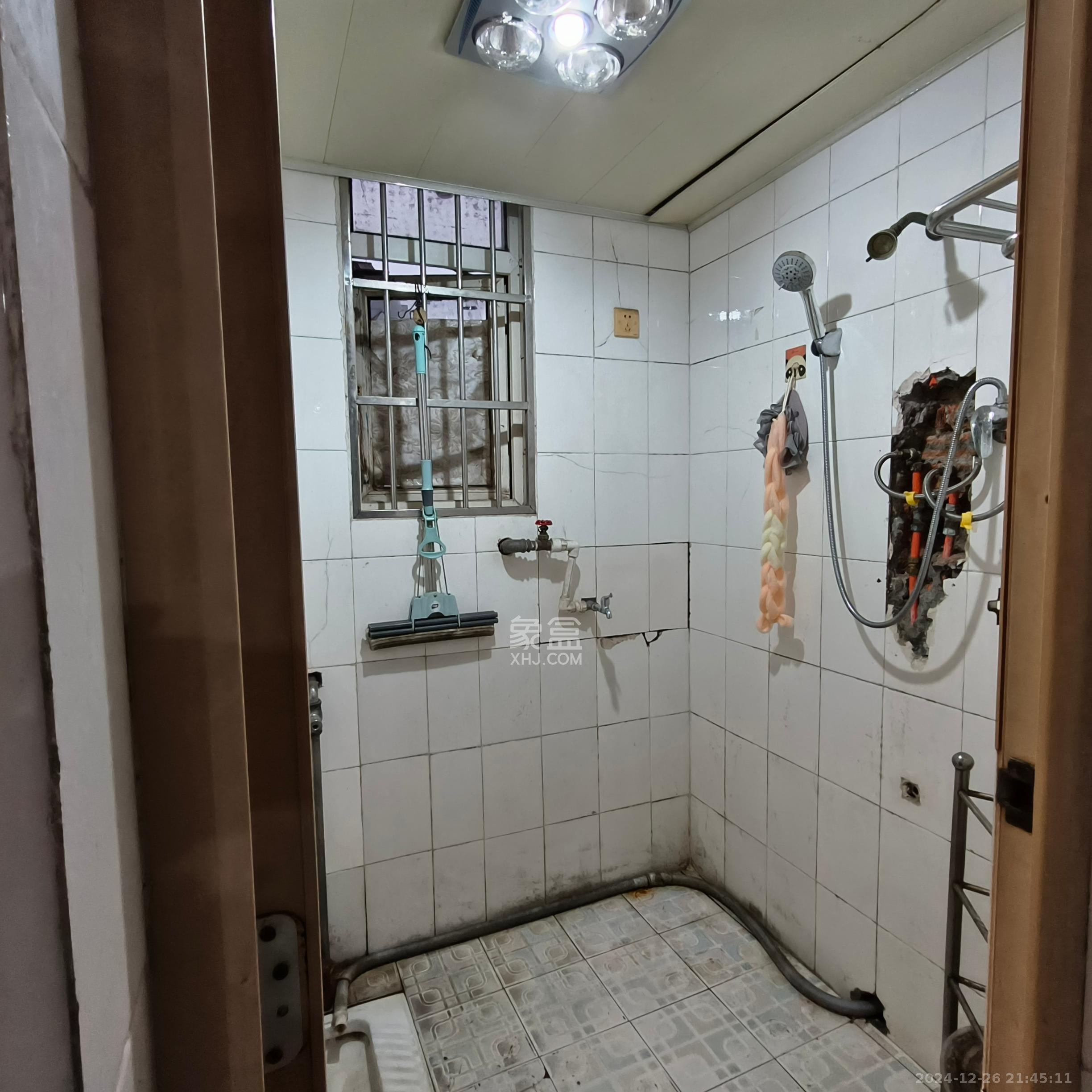 新桥小区  2室1厅1卫   1400.00元/月室内图