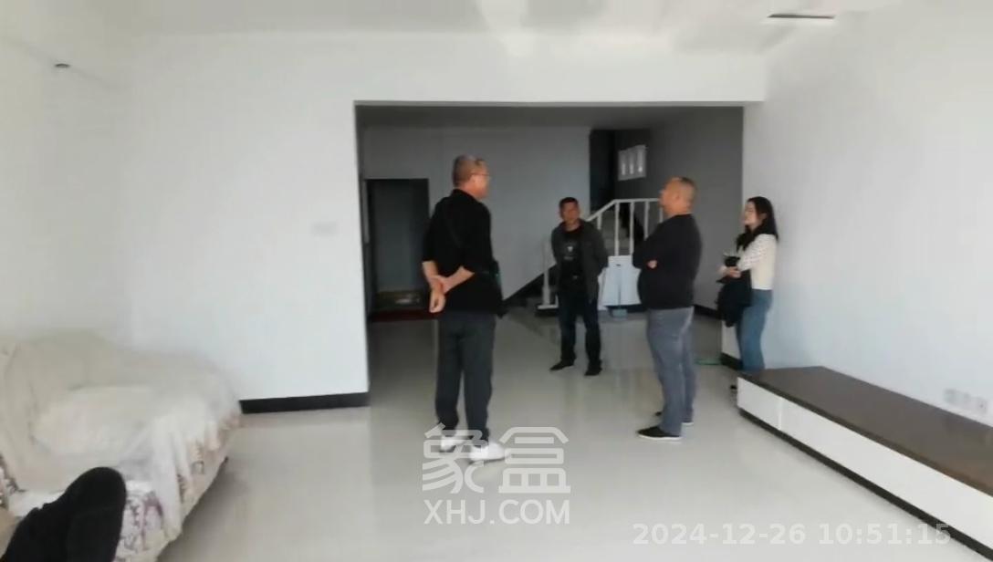 兴汉大厦蝶扇楼  5室2厅3卫   4600.00元/月室内图