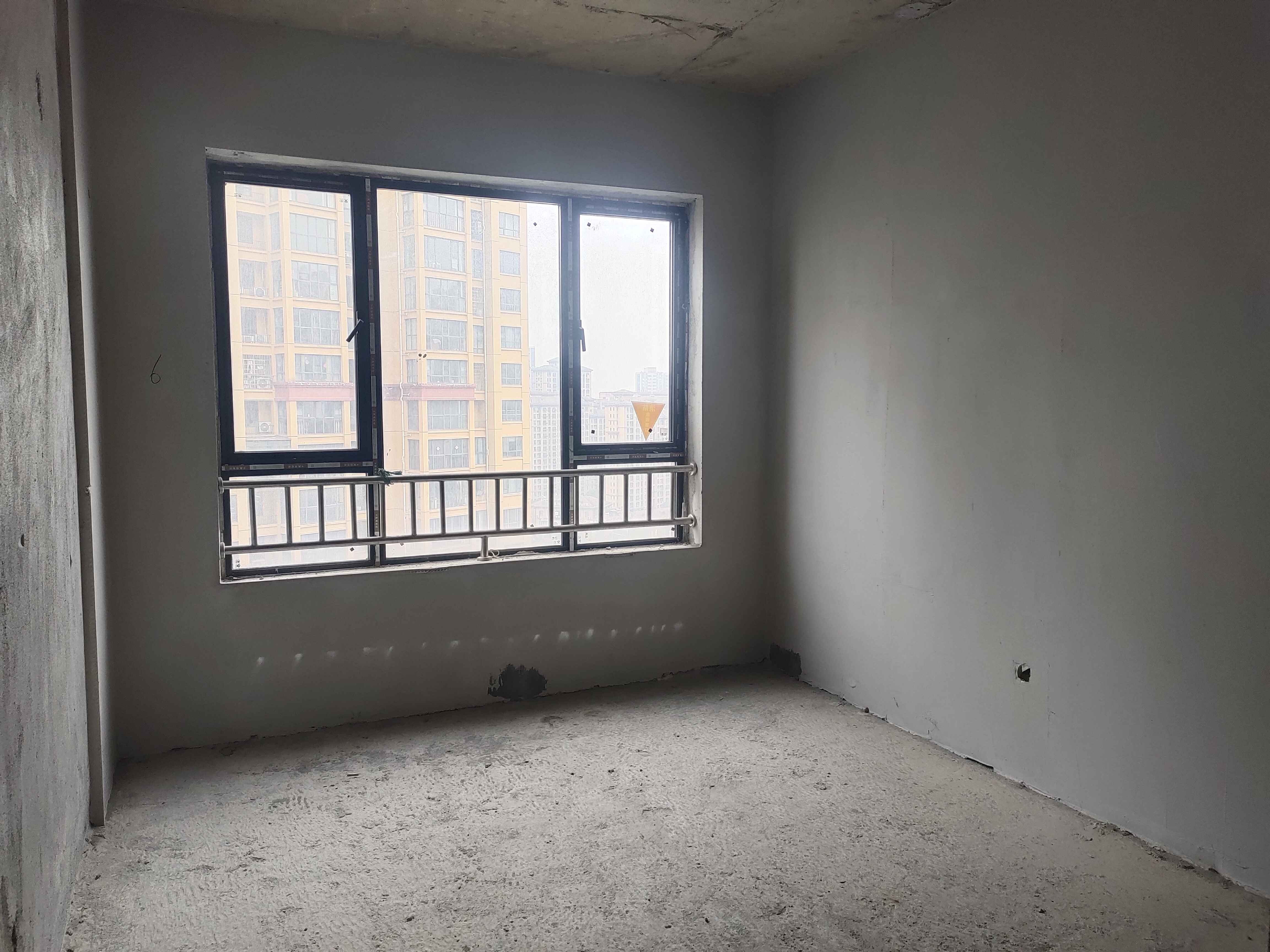 育美雅苑 3室2厅2卫 85.8万 育美雅苑 3室2厅2卫 85.8万客厅