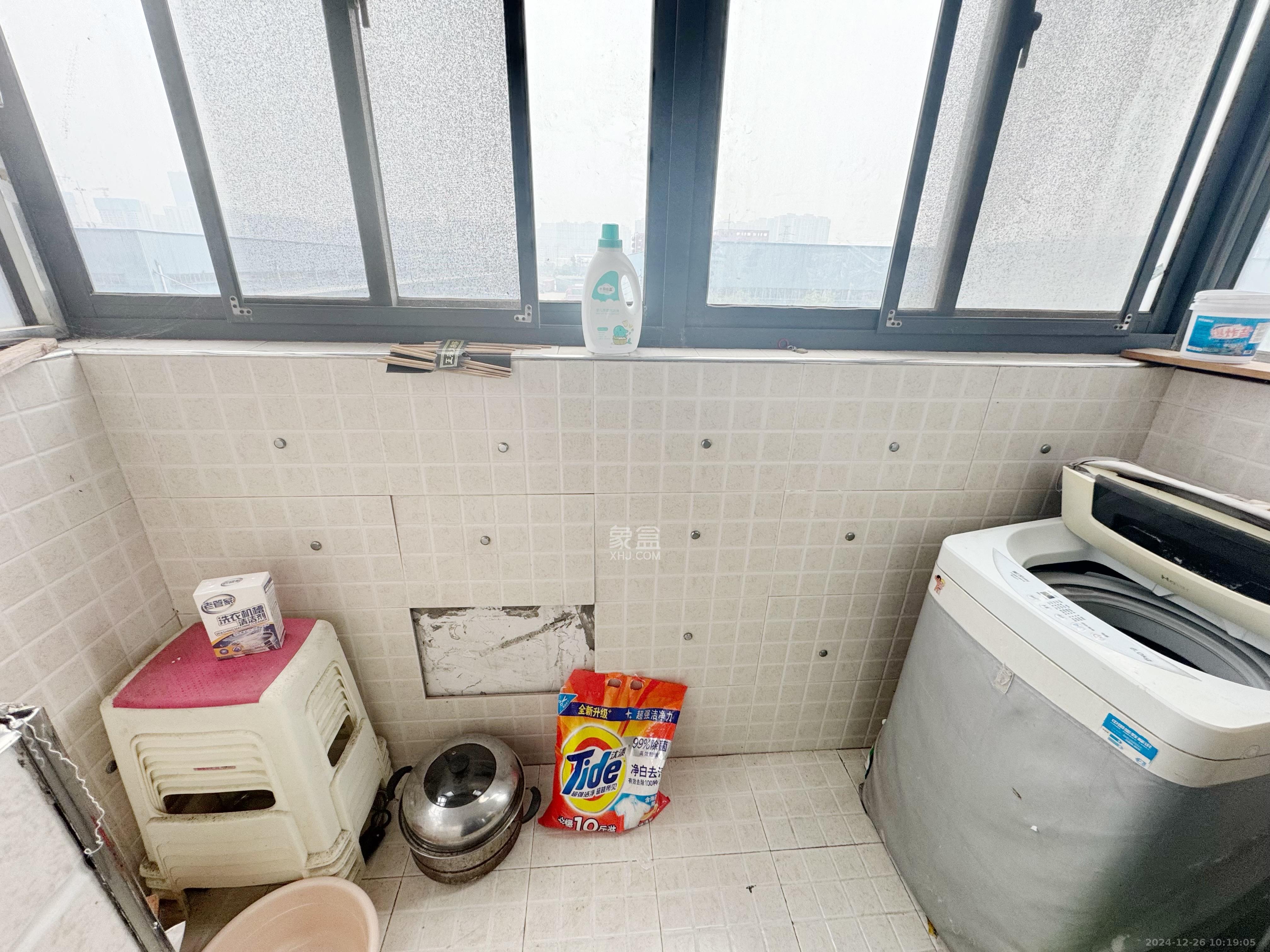 中国铁建国际城一期  3室2厅1卫    1400.0元/月 中国铁建国际城一期  3室2厅1卫    1400.0元/月室内图