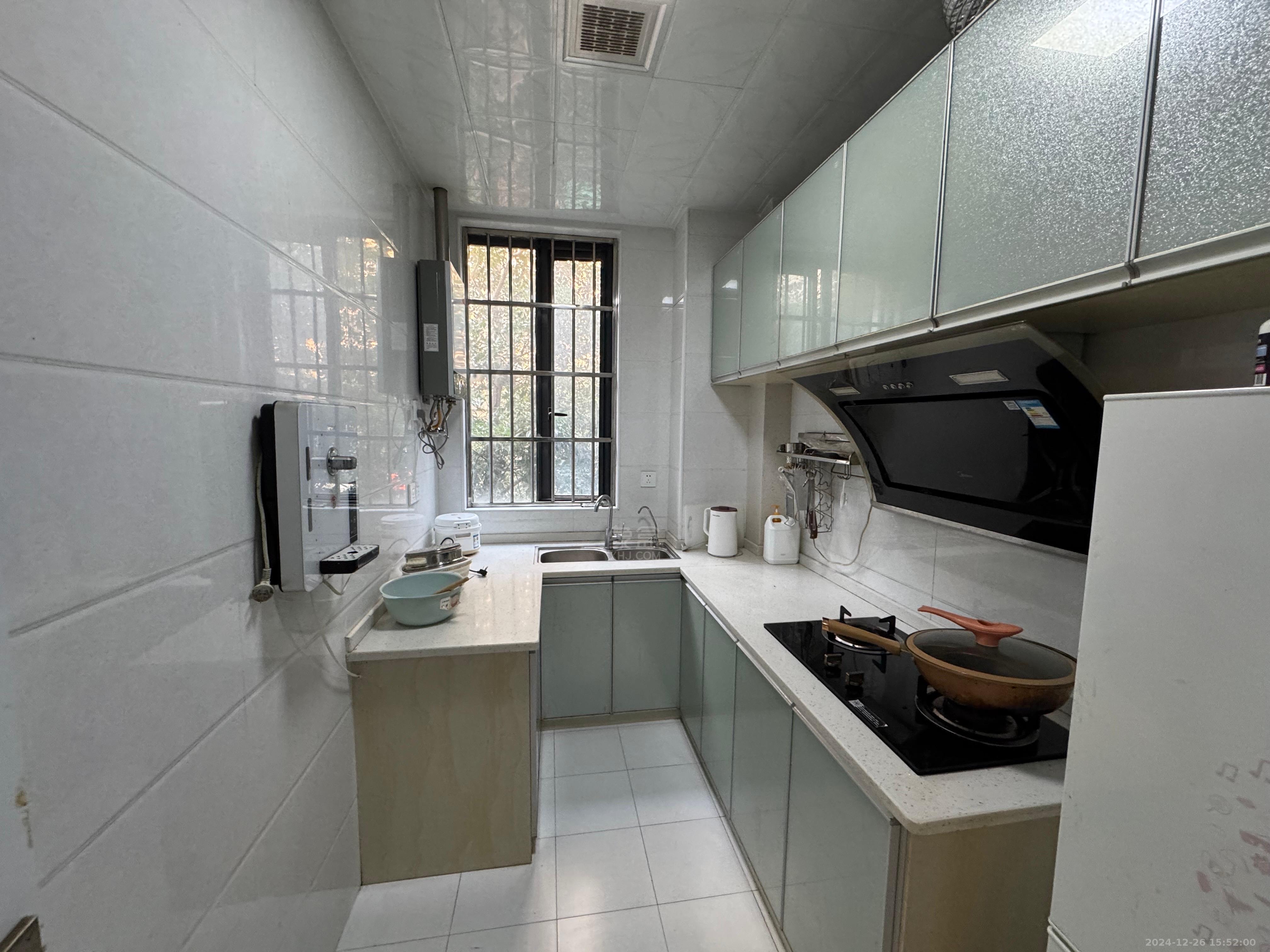 泰山公馆 1室2厅1卫 1600.0元/月 泰山公馆 1室2厅1卫 1600.0元/月室内图