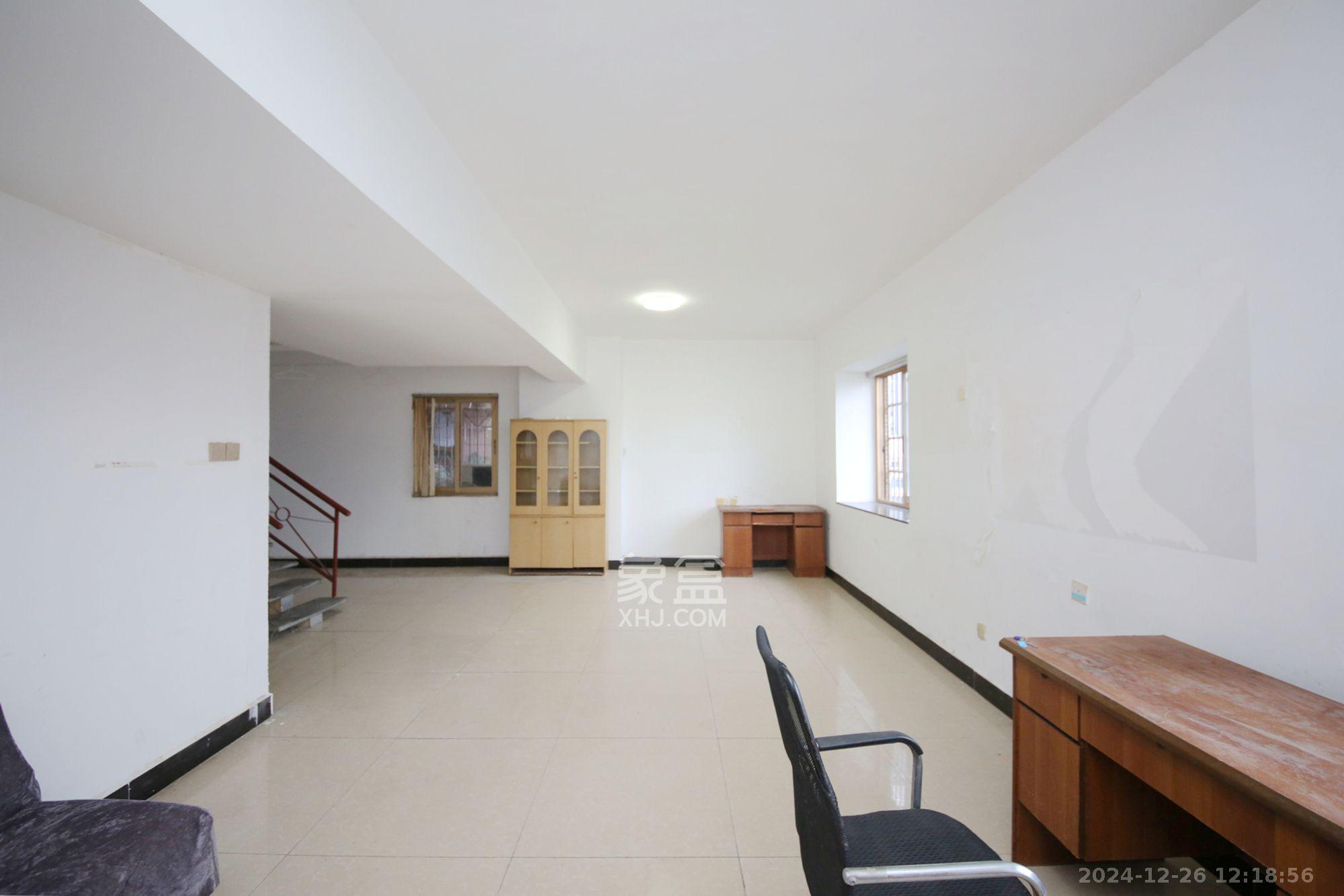 新富城 3室2厅2卫 2800.0元/月 新富城 3室2厅2卫 2800.0元/月室内图