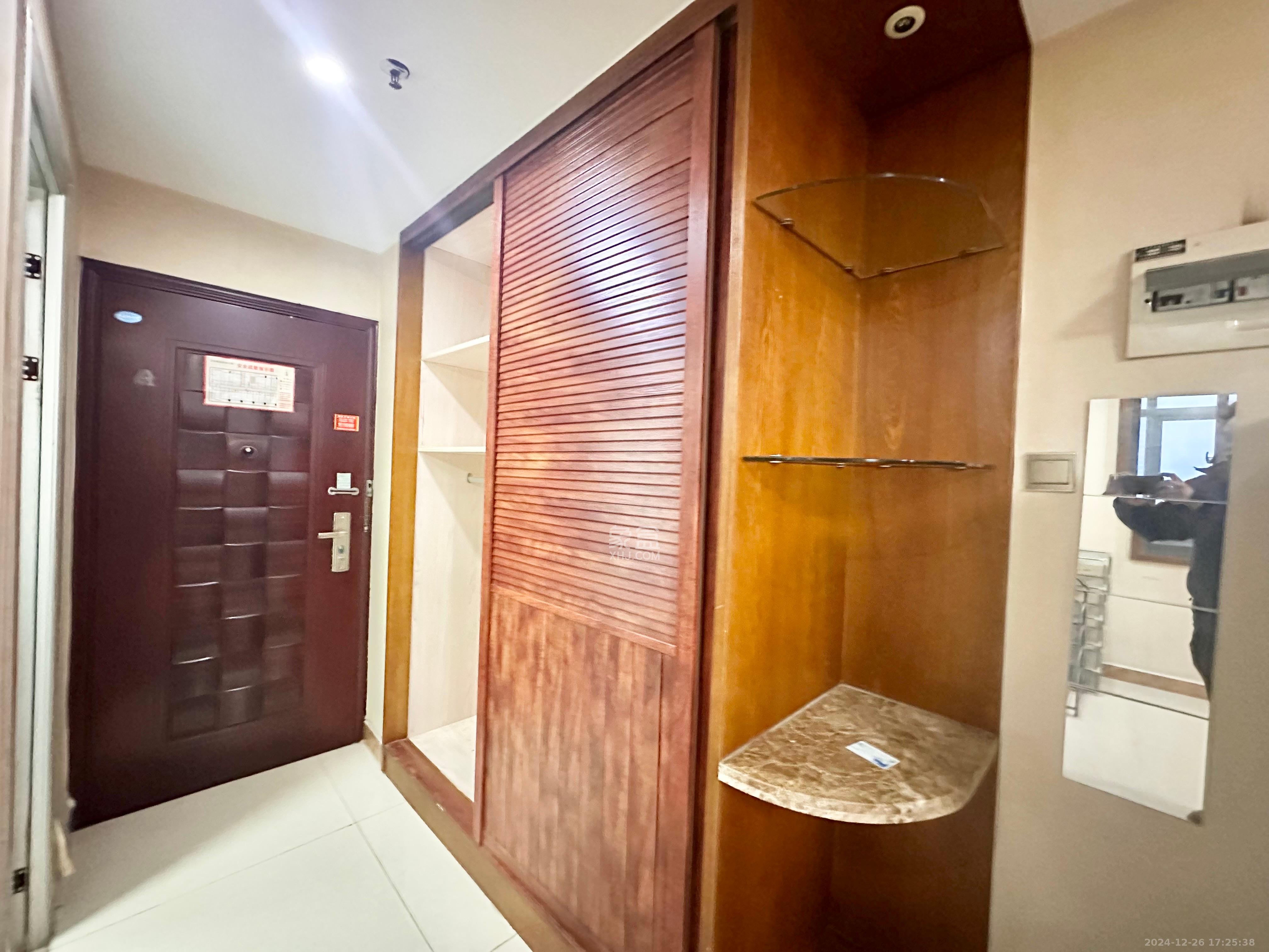 东方芙蓉 1室1厅1卫 1500.0元/月 东方芙蓉 1室1厅1卫 1500.0元/月室内图