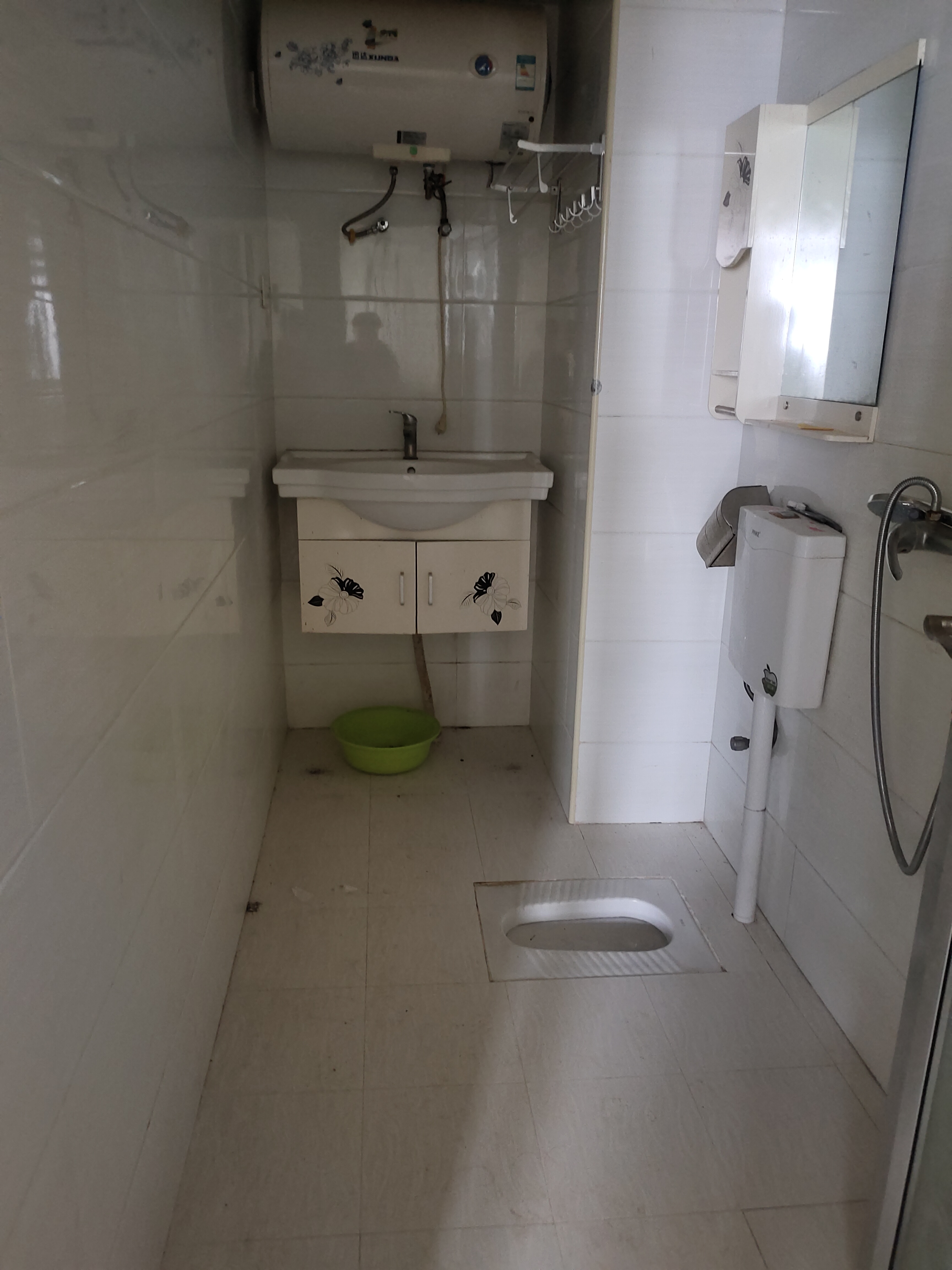 鸿都苑 1室1厅1卫 16.0万 鸿都苑 1室1厅1卫 16.0万客厅