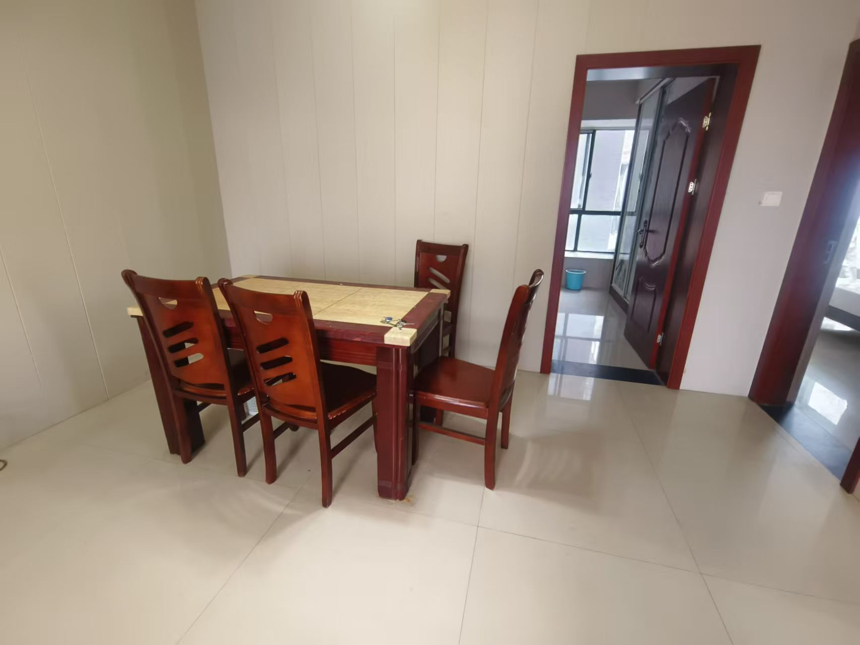 长和广场 2室1厅1卫 1700.0元/月 长和广场 2室1厅1卫 1700.0元/月室内图