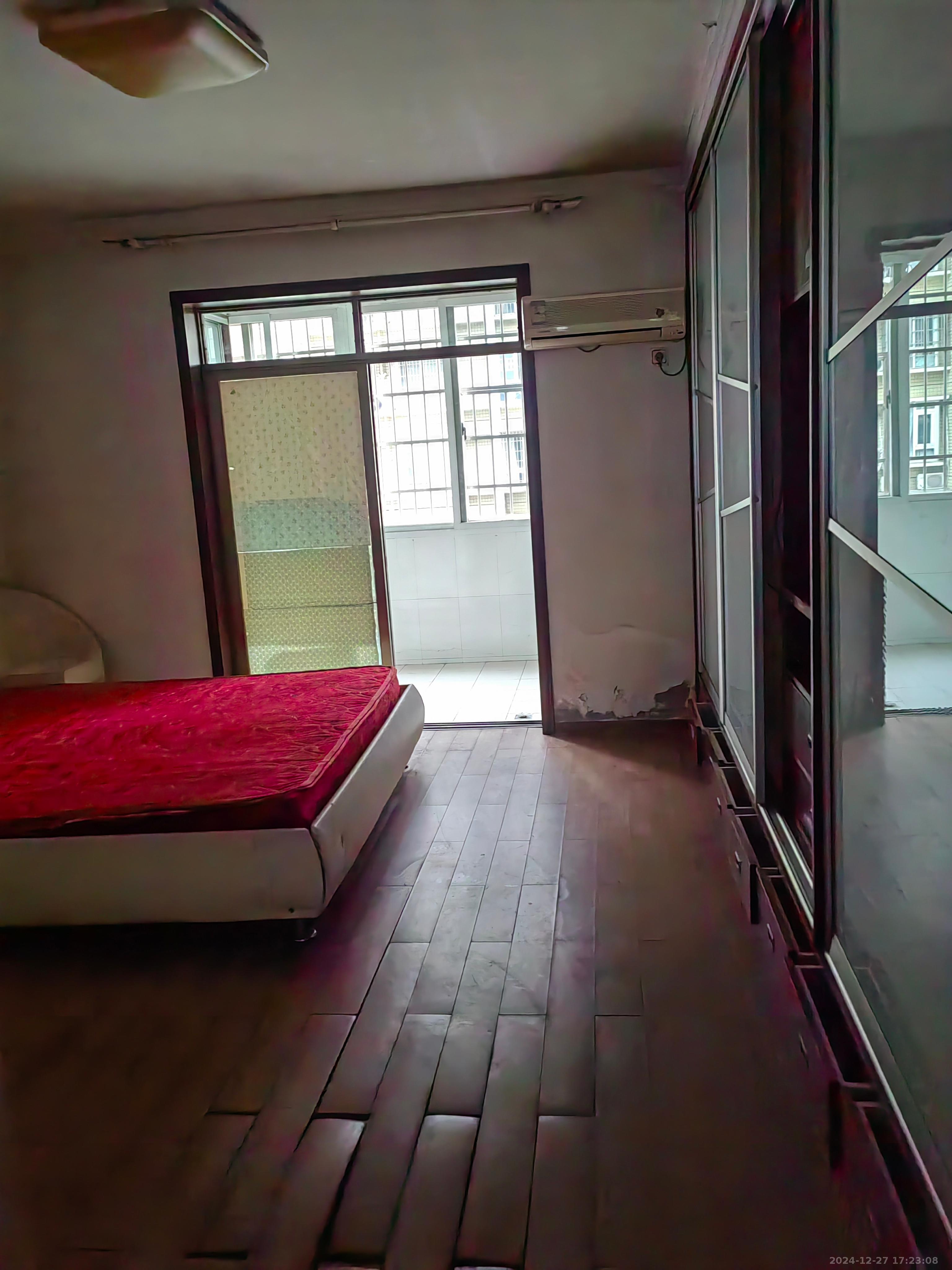 滨湖嘉园(湖滨小区)  3室2厅2卫    2800.0元/月 滨湖嘉园(湖滨小区)  3室2厅2卫    2800.0元/月室内图