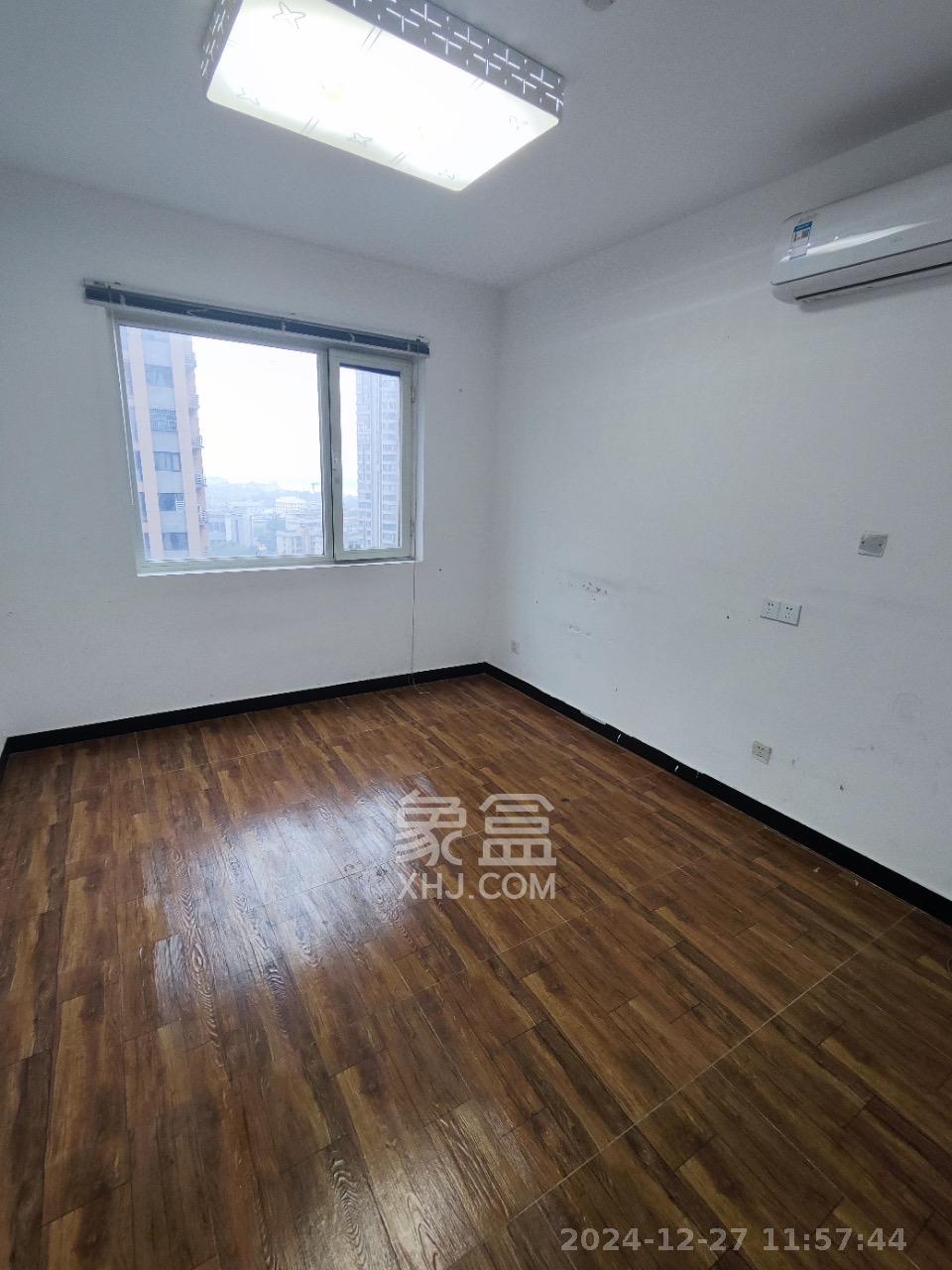 北辰三角洲E6区  3室2厅1卫    2800.0元/月室内图