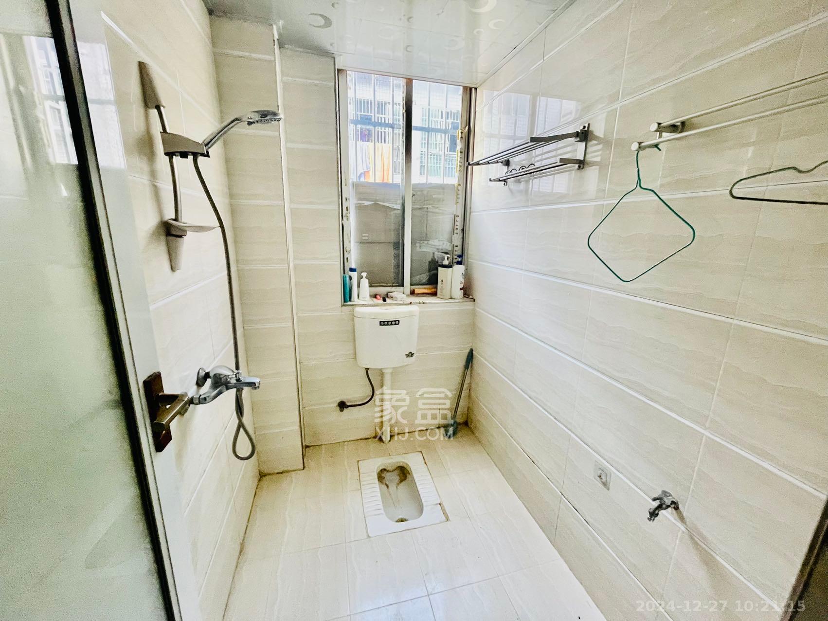 湘绣城  2室2厅1卫    1300.0元/月 湘绣城  2室2厅1卫    1300.0元/月室内图