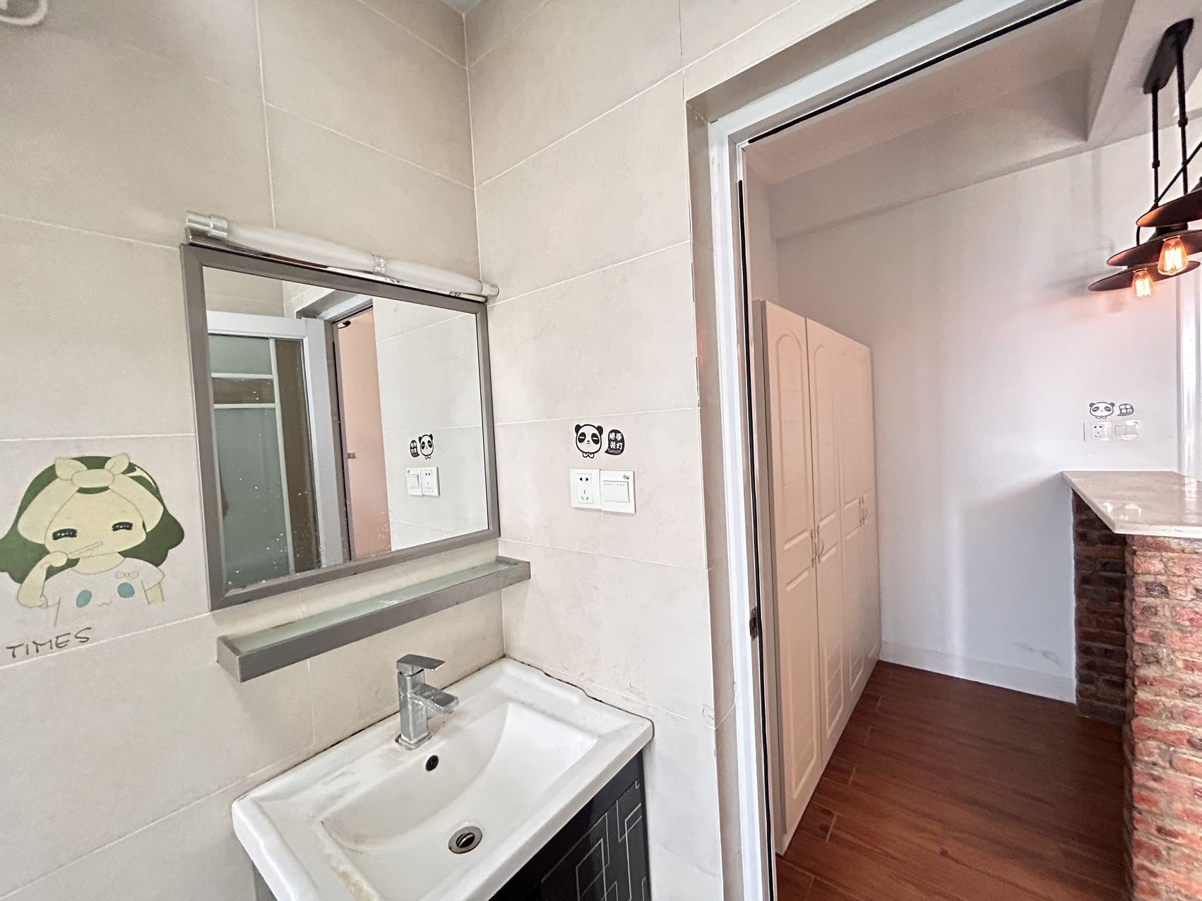 滨海新天地  1室1厅1卫    81.0万 滨海新天地  1室1厅1卫    81.0万室内图