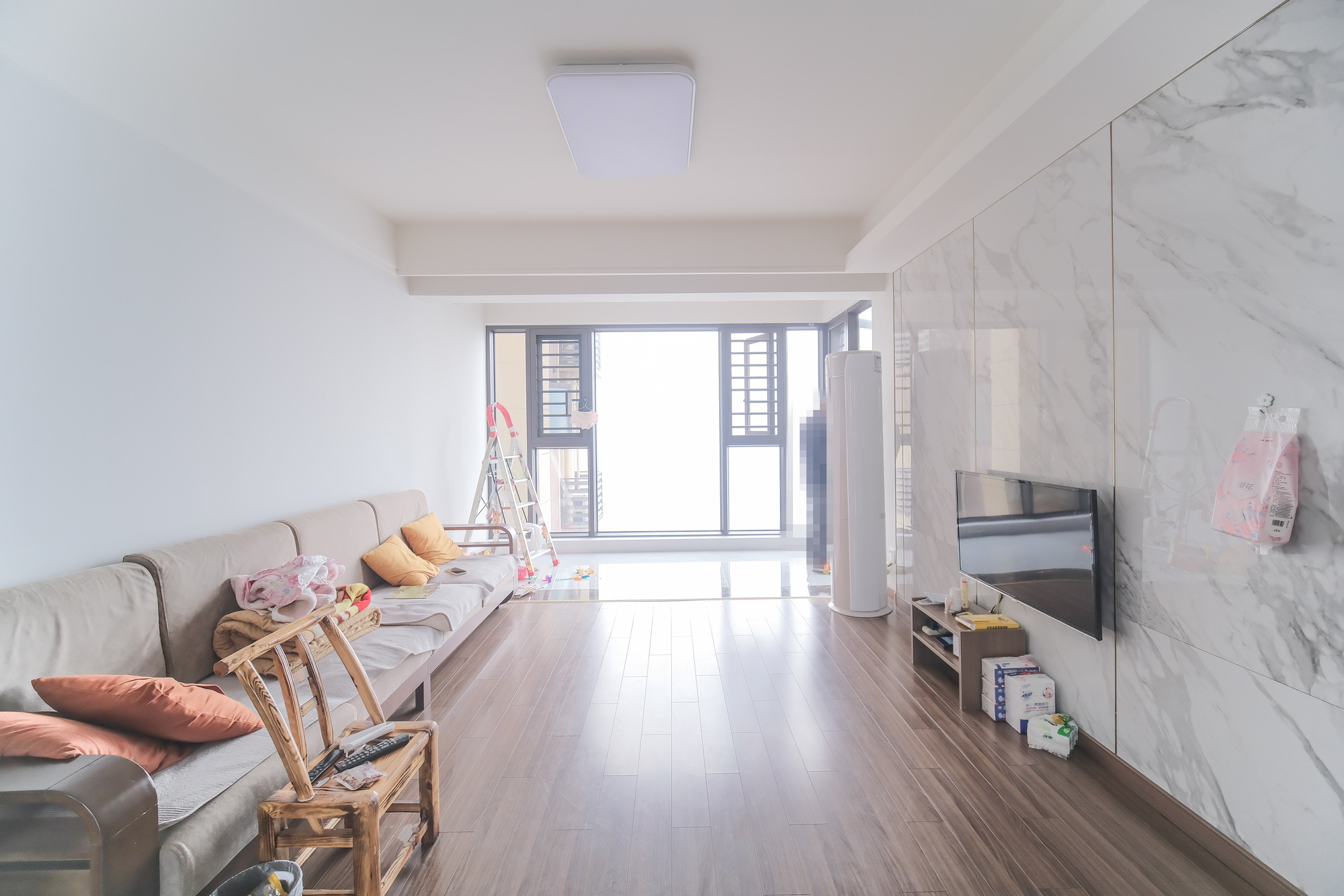 保利香槟国际 4室2厅2卫 100.0万 保利香槟国际 4室2厅2卫 100.0万客厅