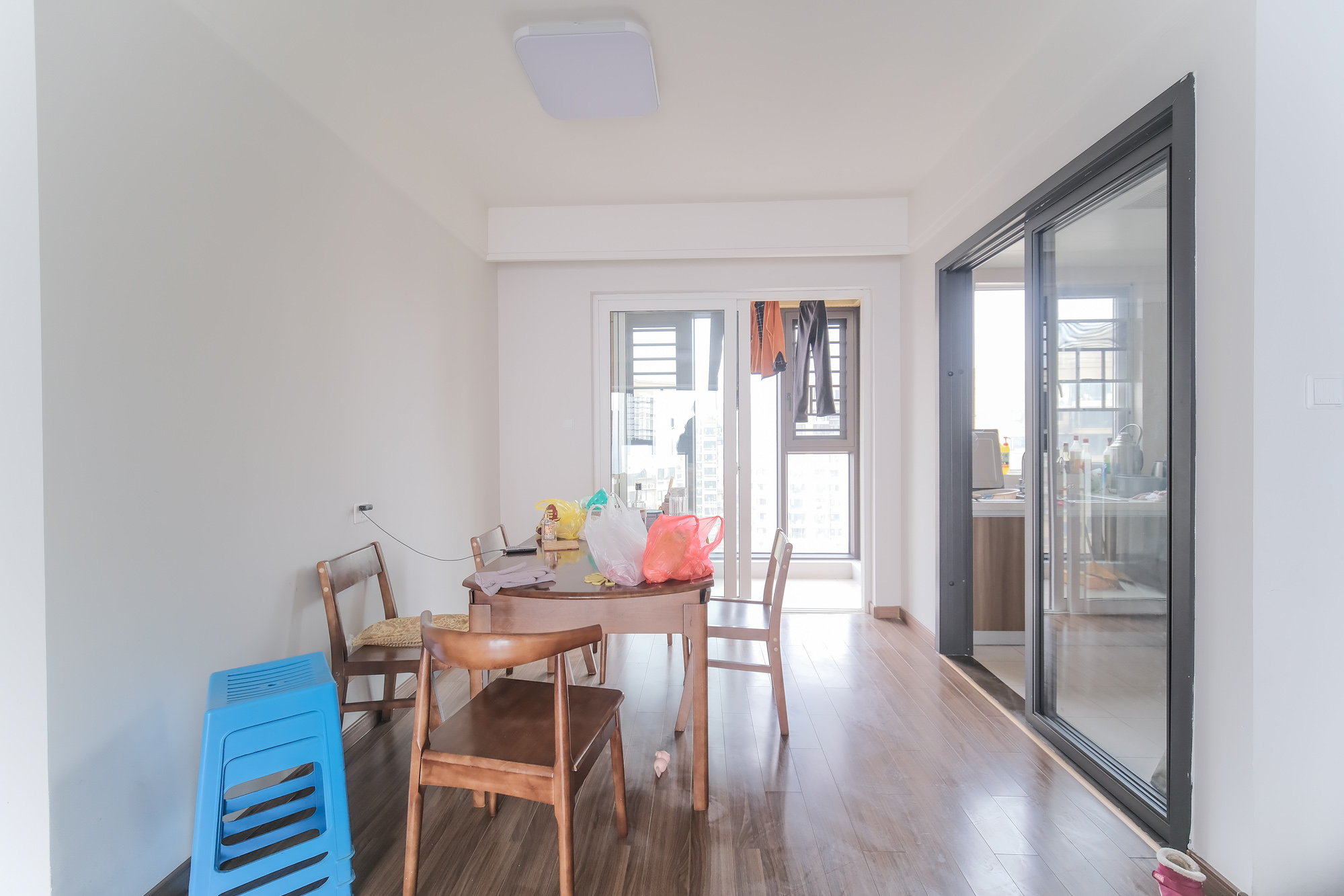 保利香槟国际 4室2厅2卫 100.0万 保利香槟国际 4室2厅2卫 100.0万客厅