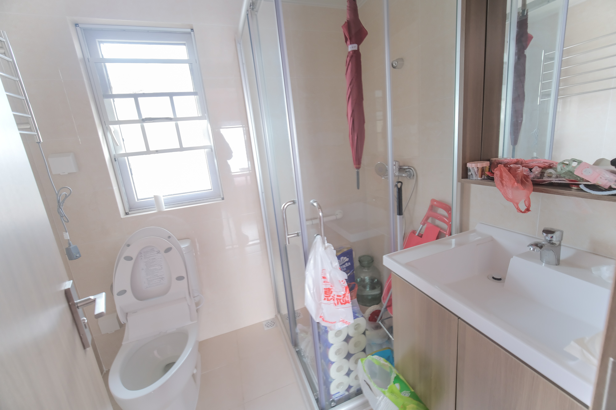 保利香槟国际 4室2厅2卫 100.0万 保利香槟国际 4室2厅2卫 100.0万卫生间