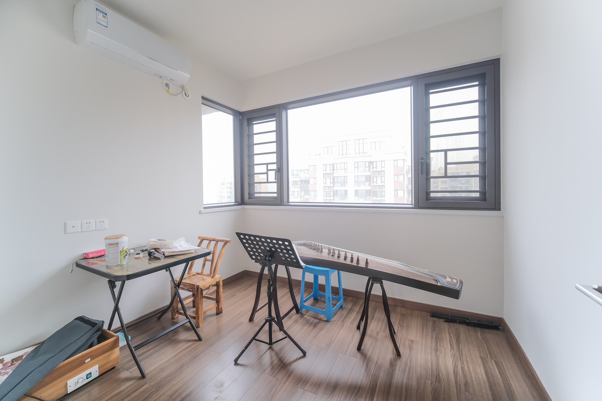 保利香槟国际 4室2厅2卫 100.0万 保利香槟国际 4室2厅2卫 100.0万卧室