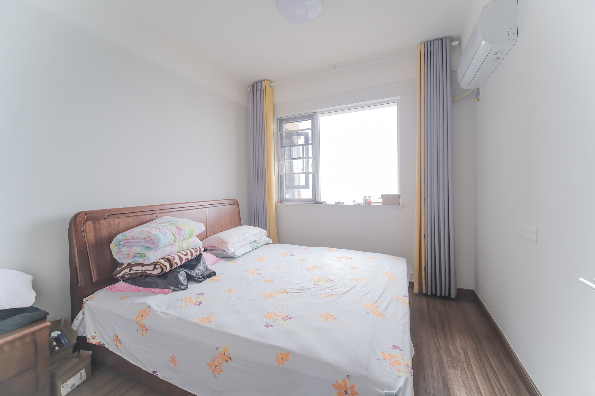 保利香槟国际 4室2厅2卫 100.0万 保利香槟国际 4室2厅2卫 100.0万卧室