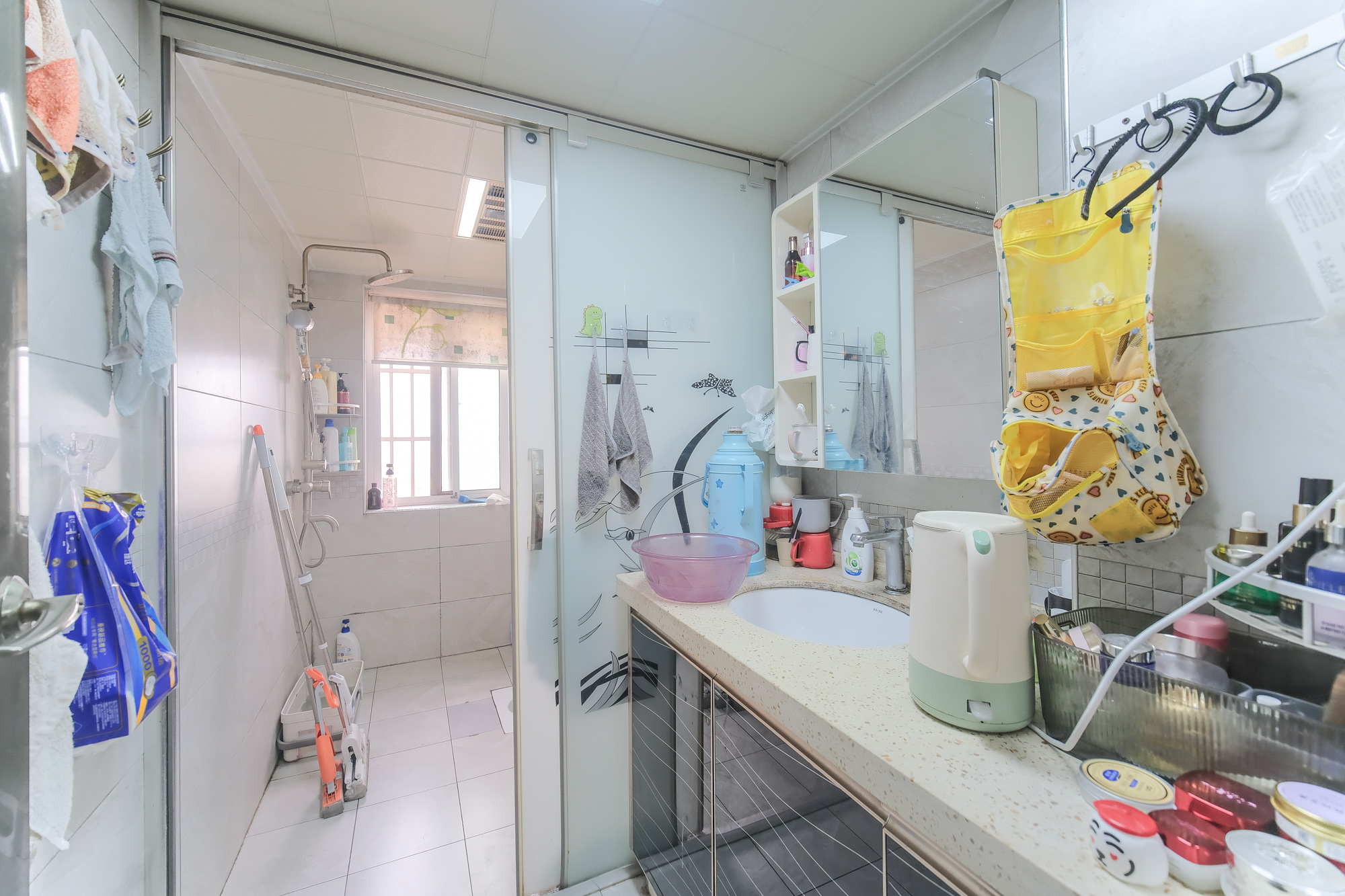 山水湾  4室2厅2卫   85.00万卫生间
