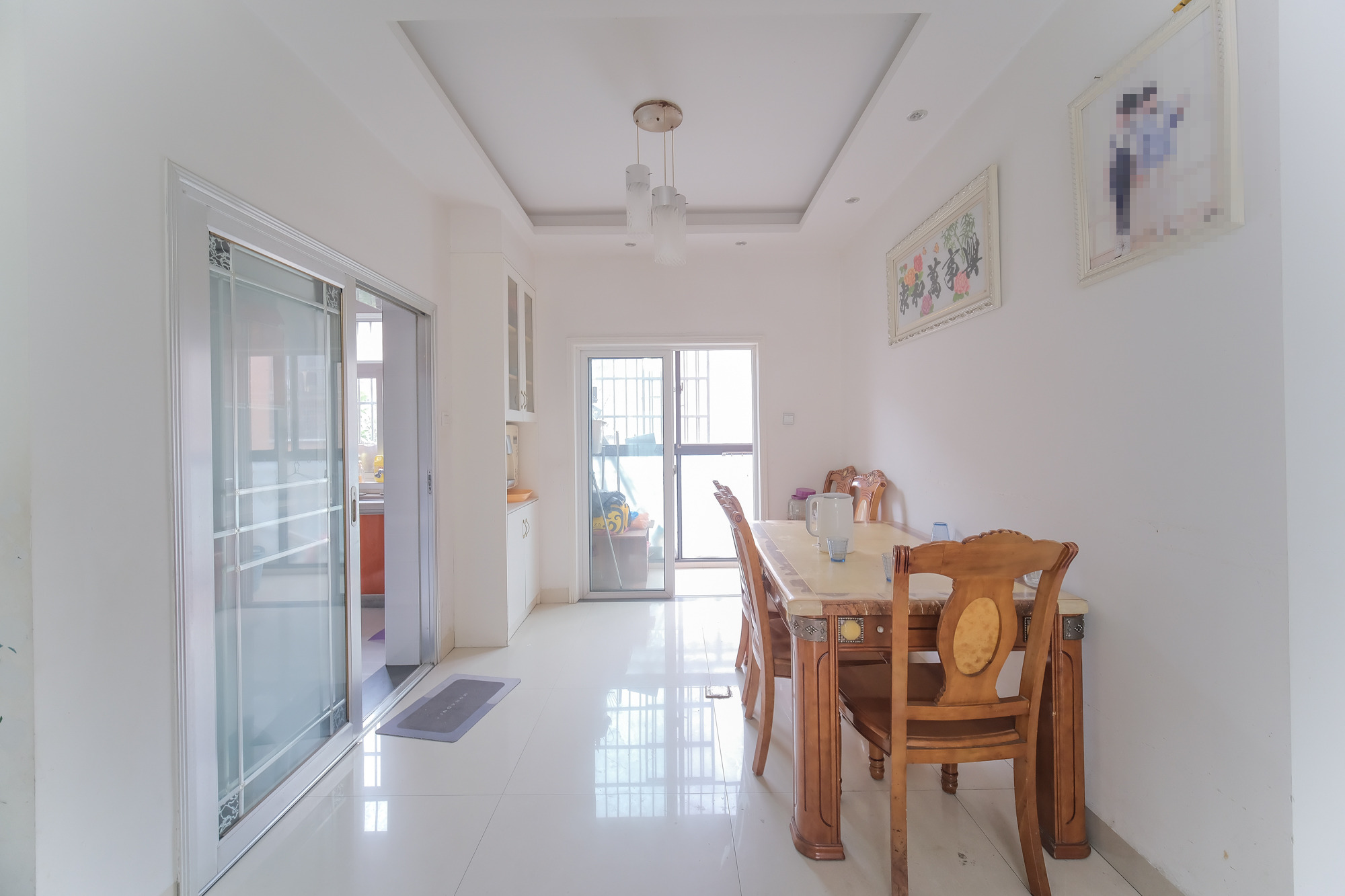 山水湾  3室2厅2卫    81.0万客厅