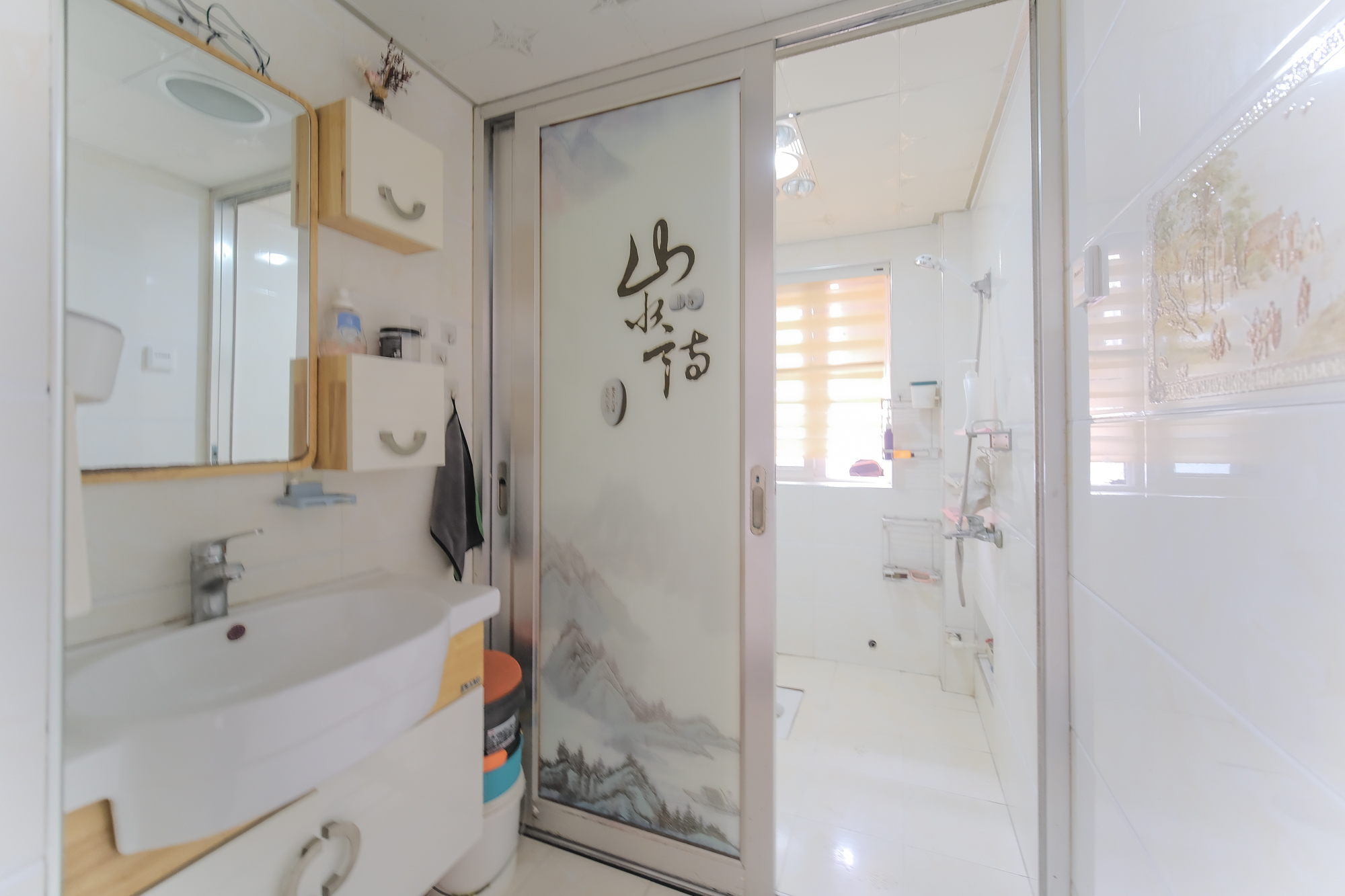 山水湾  3室2厅2卫    81.0万卫生间