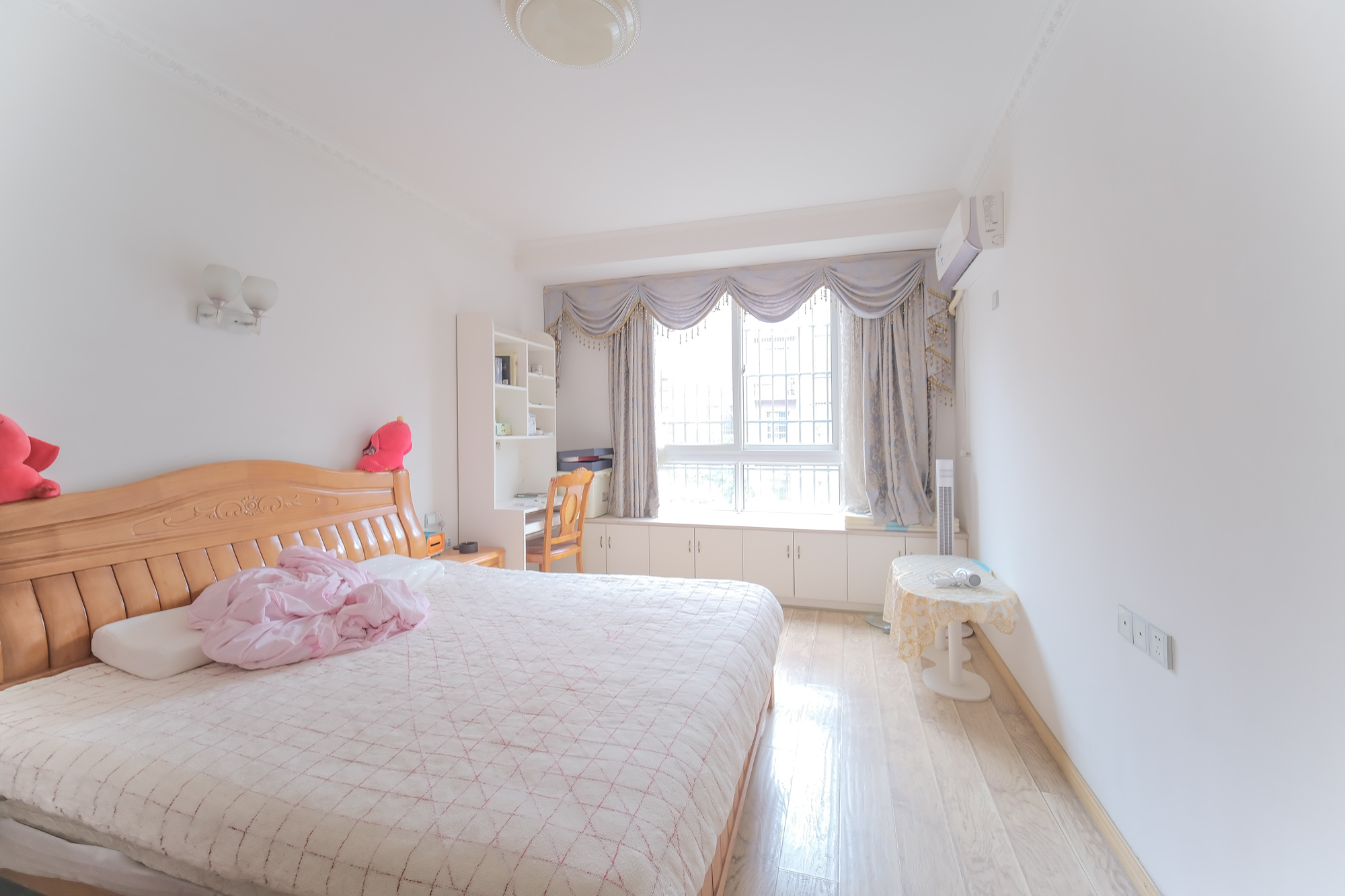 山水湾  3室2厅2卫    81.0万卧室