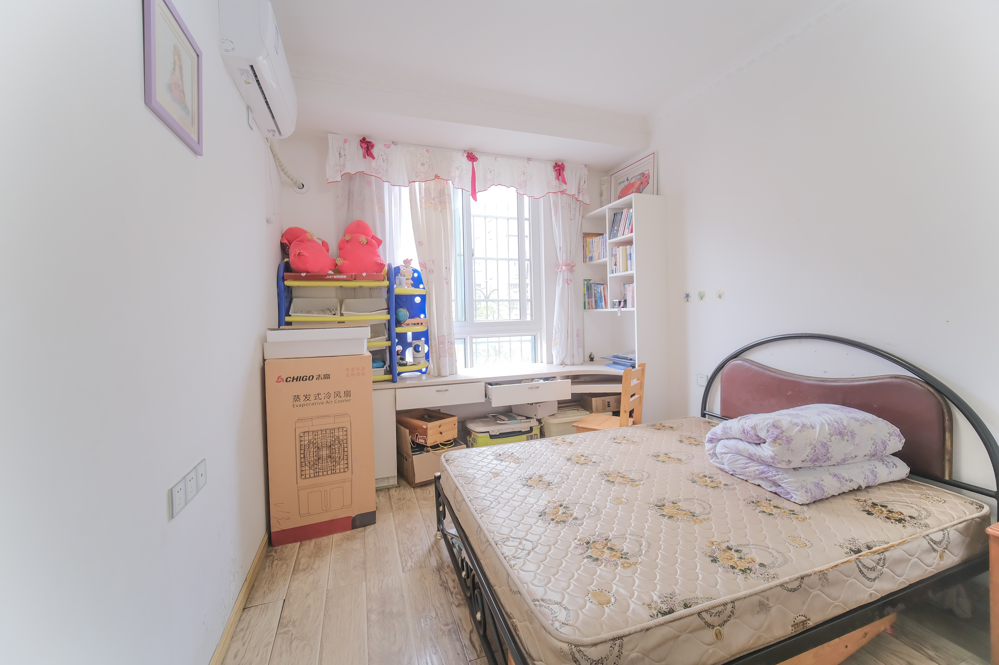 山水湾  3室2厅2卫    81.0万卧室