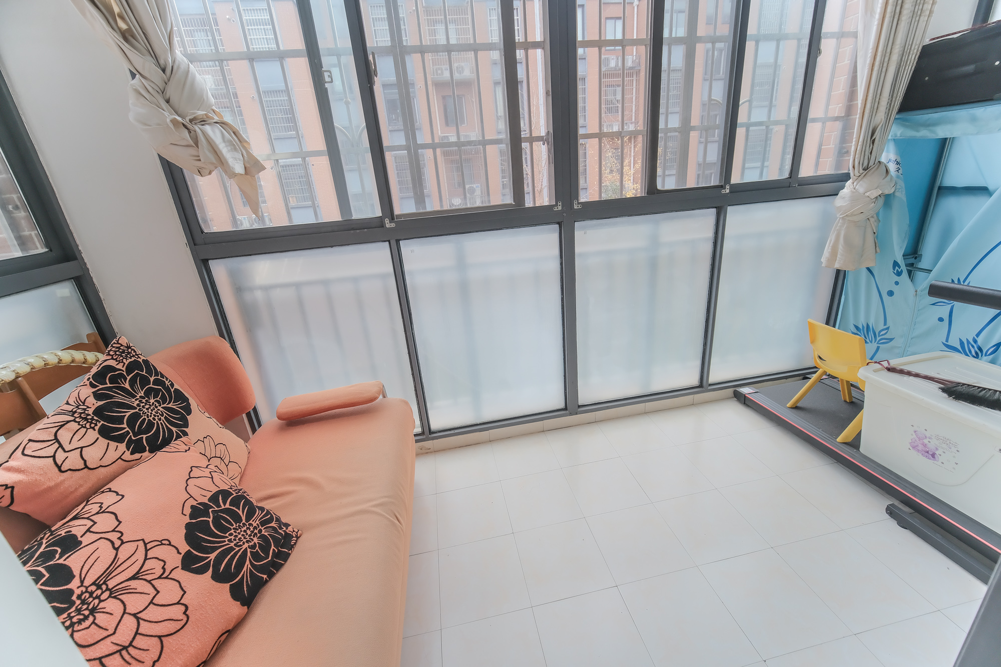 山水湾  3室2厅2卫    81.0万阳台