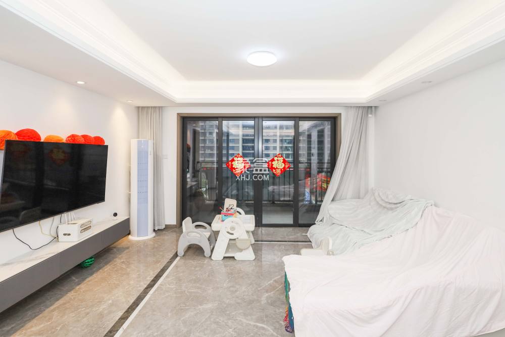 越秀亲爱里  5室2厅2卫    145.0万