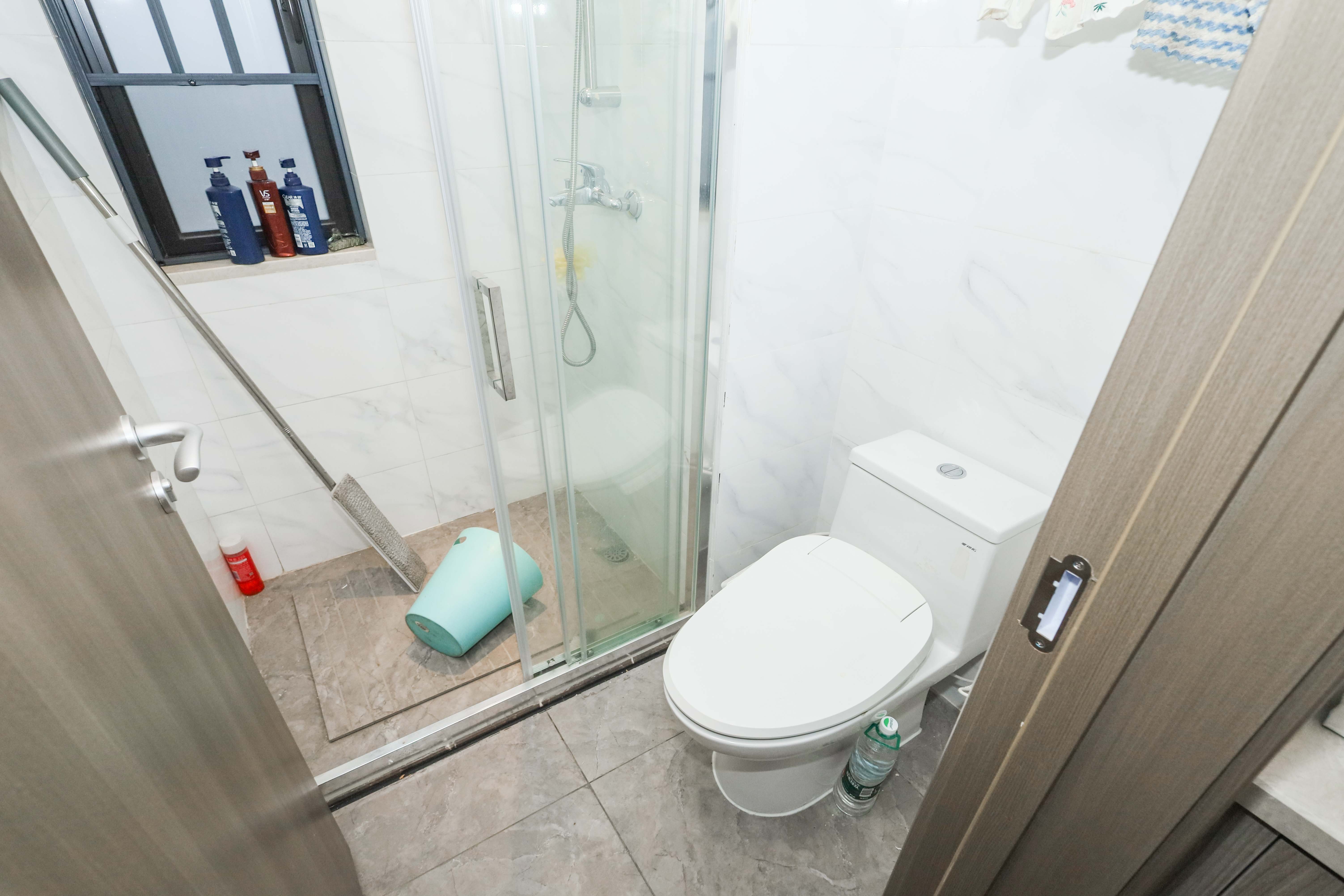 越秀亲爱里  5室2厅2卫    160.0万 越秀亲爱里  5室2厅2卫    160.0万卫生间