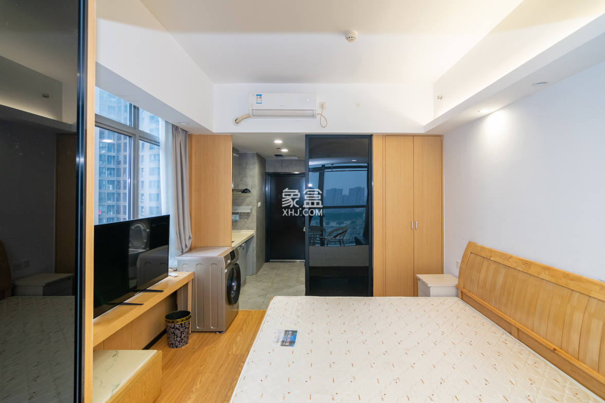 紫鑫御湖湾  1室1厅1卫    24.8万 紫鑫御湖湾  1室1厅1卫    24.8万客厅