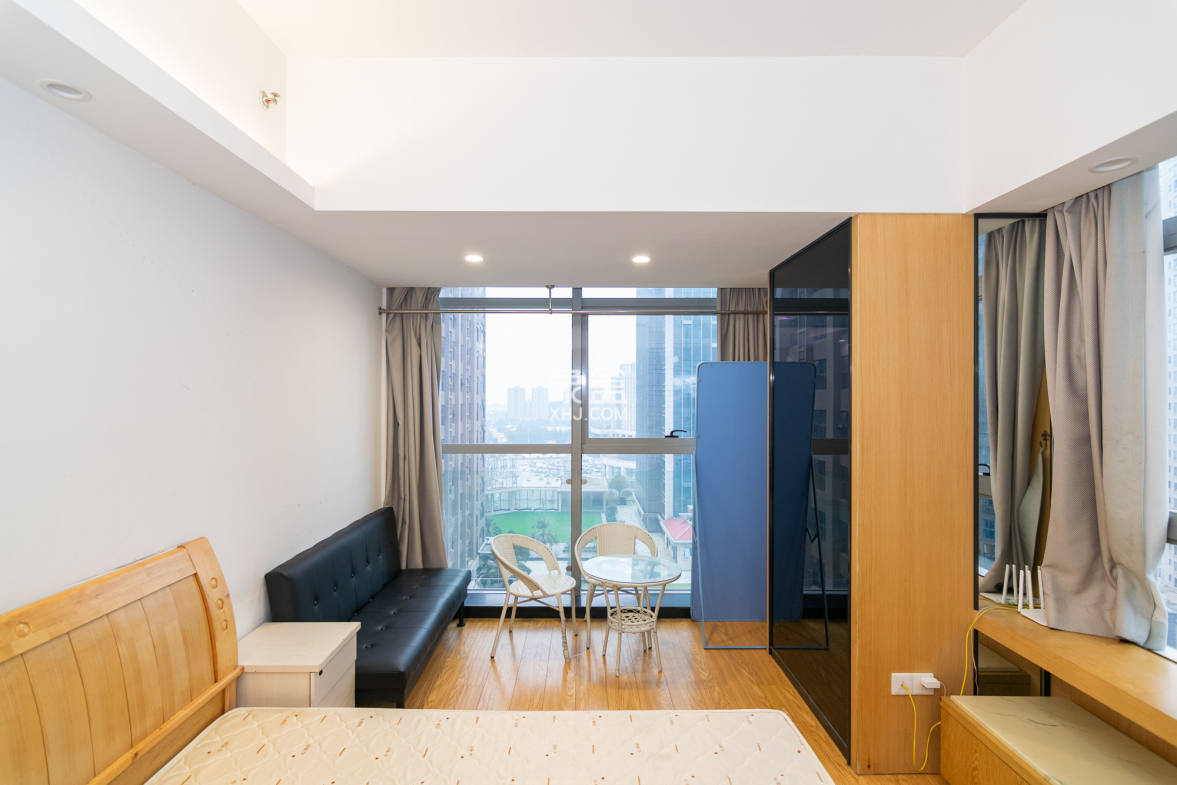 紫鑫御湖湾  1室1厅1卫    24.8万 紫鑫御湖湾  1室1厅1卫    24.8万客厅