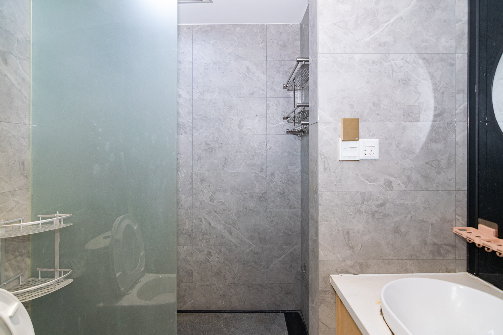 紫鑫御湖湾  1室1厅1卫    24.8万 紫鑫御湖湾  1室1厅1卫    24.8万卫生间