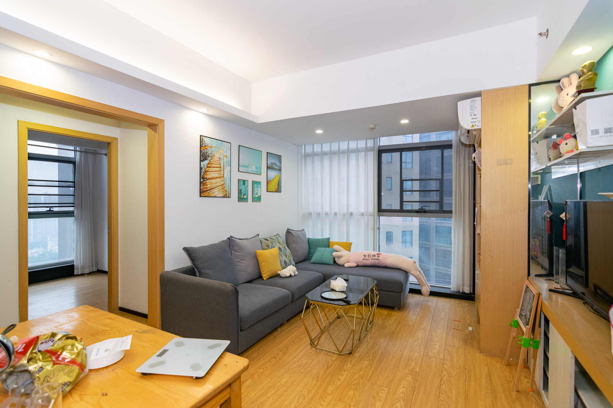 紫鑫御湖湾  1室1厅0卫    34.0万 紫鑫御湖湾  1室1厅0卫    34.0万客厅