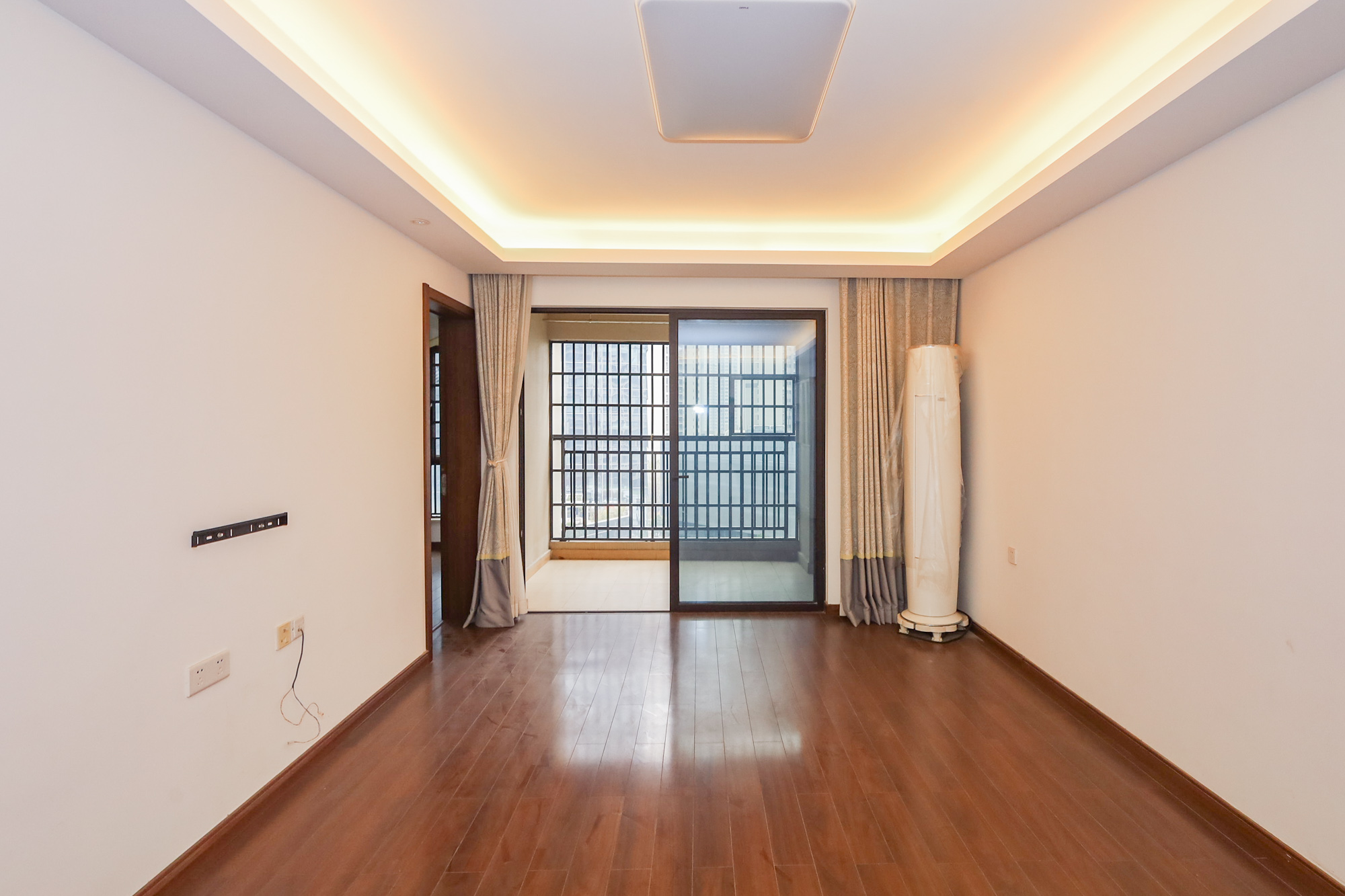 万科里金域滨江  3室2厅1卫    155.0万 万科里金域滨江  3室2厅1卫    155.0万