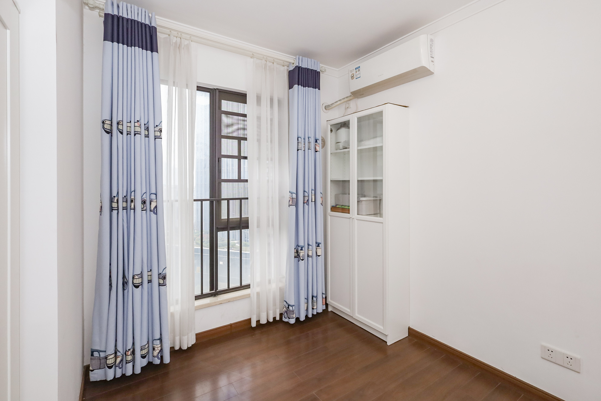 万科里金域滨江  3室2厅1卫    155.0万 万科里金域滨江  3室2厅1卫    155.0万卧室