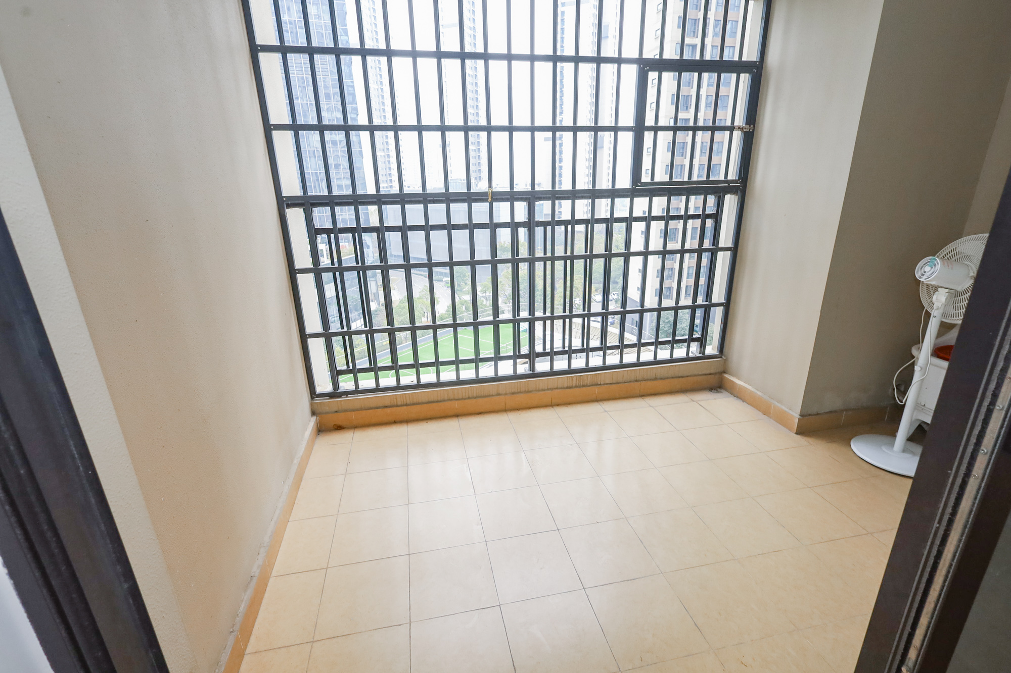 万科里金域滨江  3室2厅1卫    155.0万 万科里金域滨江  3室2厅1卫    155.0万阳台