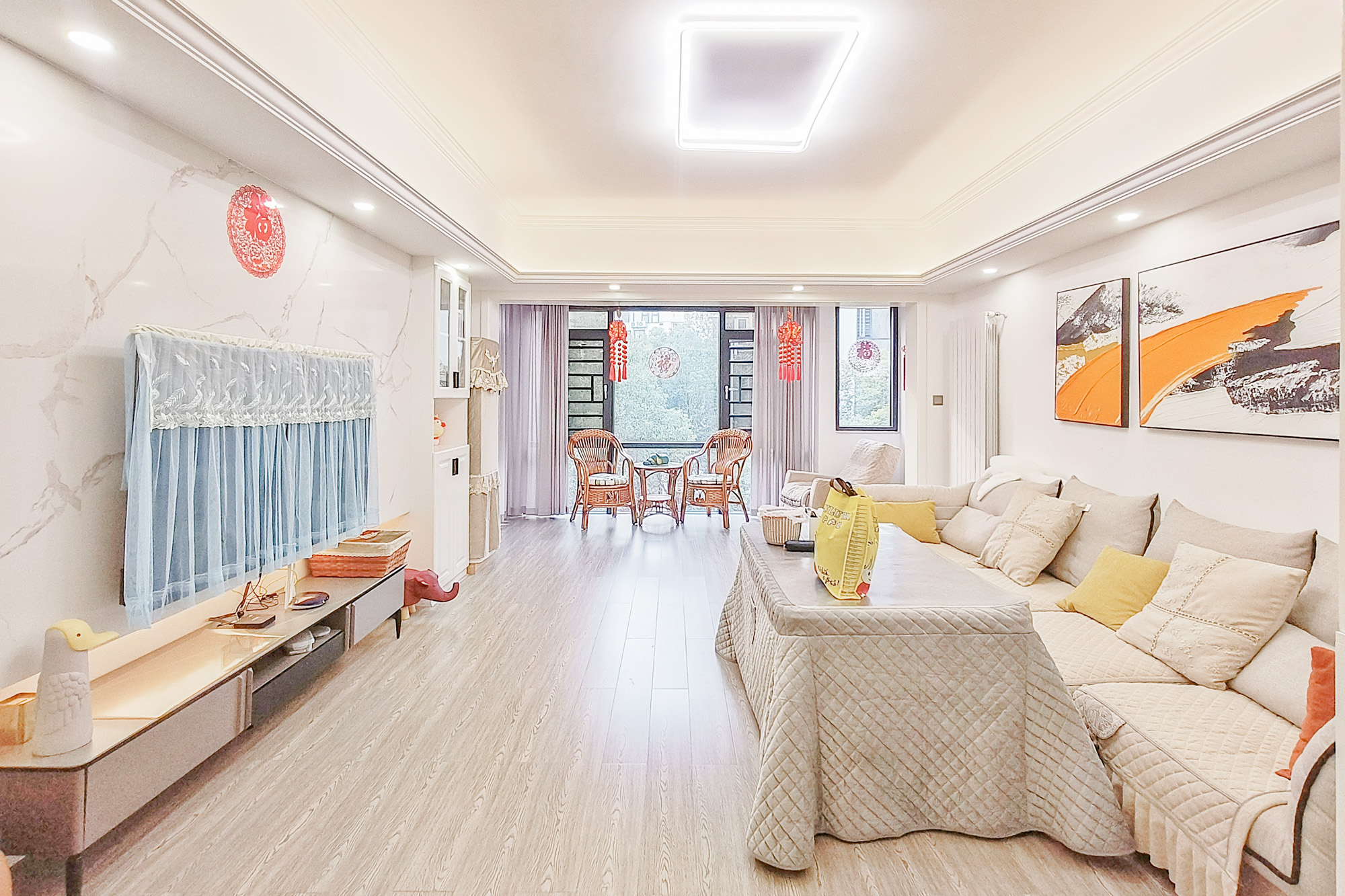 八方小区D区  4室2厅2卫    425.0万 八方小区D区  4室2厅2卫    425.0万