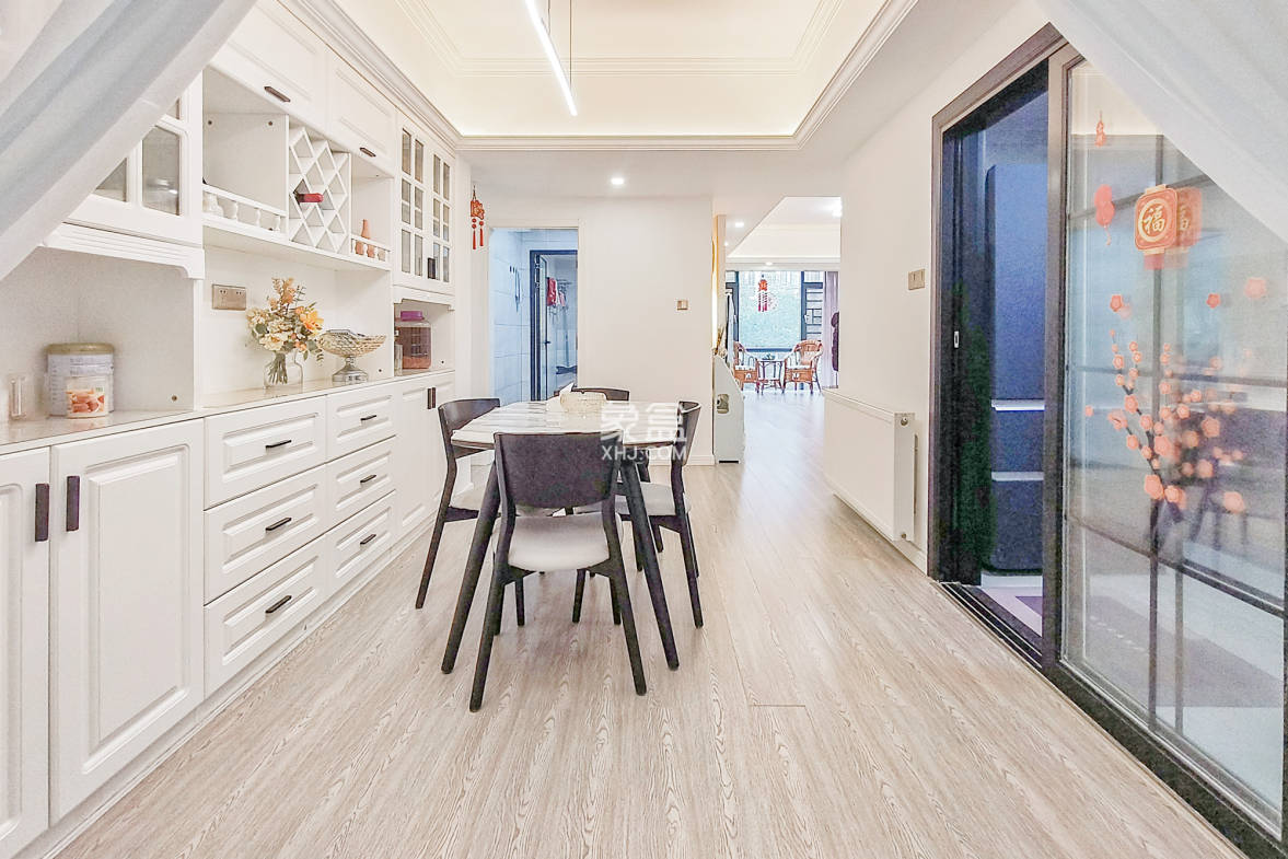 八方小区D区  4室2厅2卫    425.0万 八方小区D区  4室2厅2卫    425.0万其他