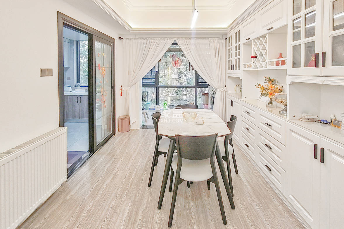 八方小区D区  4室2厅2卫    425.0万 八方小区D区  4室2厅2卫    425.0万其他