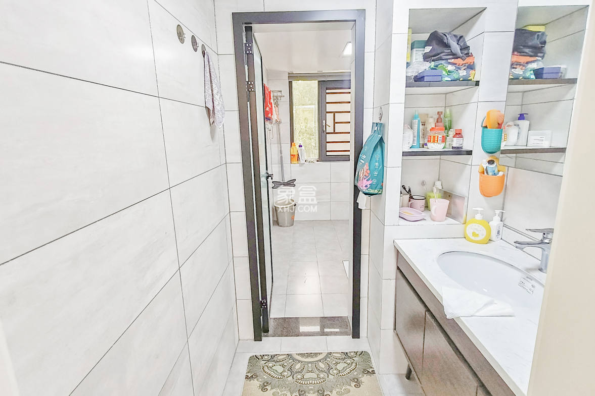 八方小区D区  4室2厅2卫    425.0万 八方小区D区  4室2厅2卫    425.0万其他