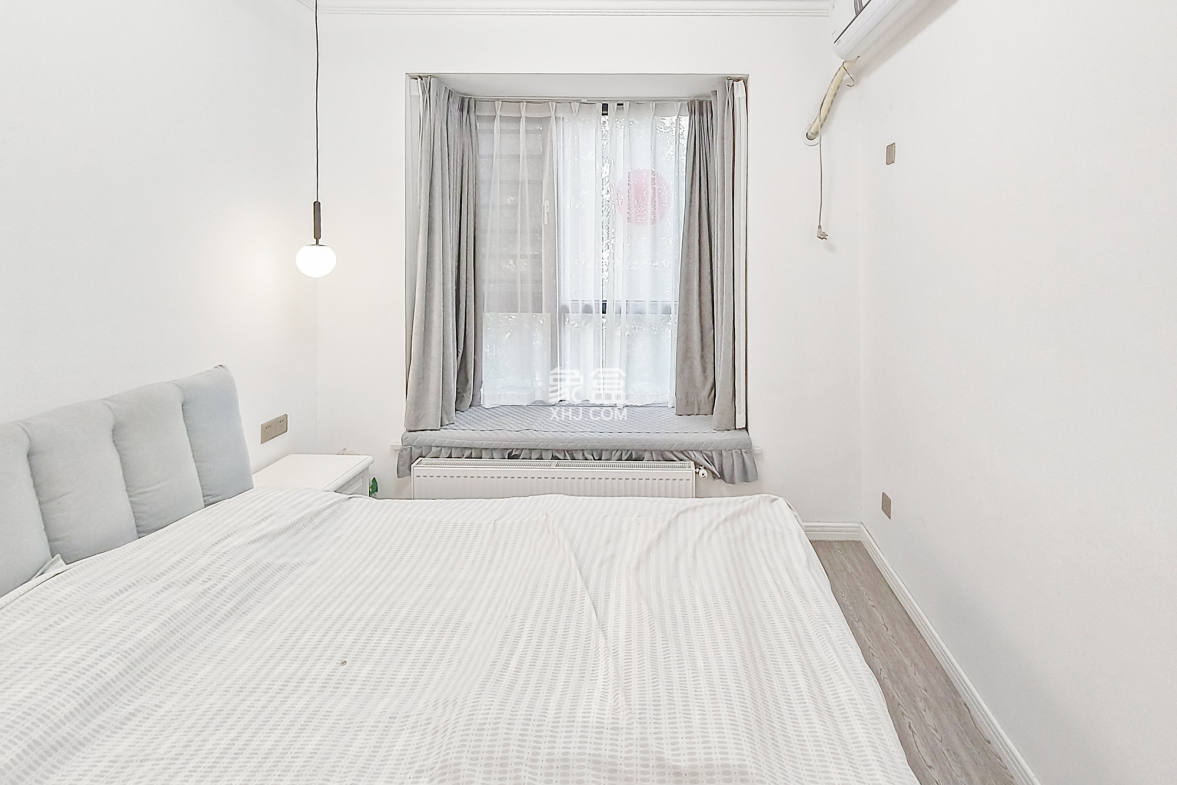 八方小区D区  4室2厅2卫    425.0万 八方小区D区  4室2厅2卫    425.0万卧室