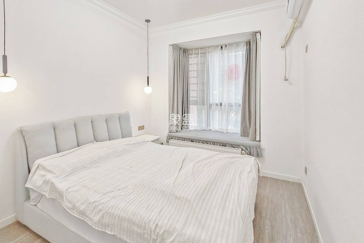 八方小区D区  4室2厅2卫    425.0万 八方小区D区  4室2厅2卫    425.0万卧室