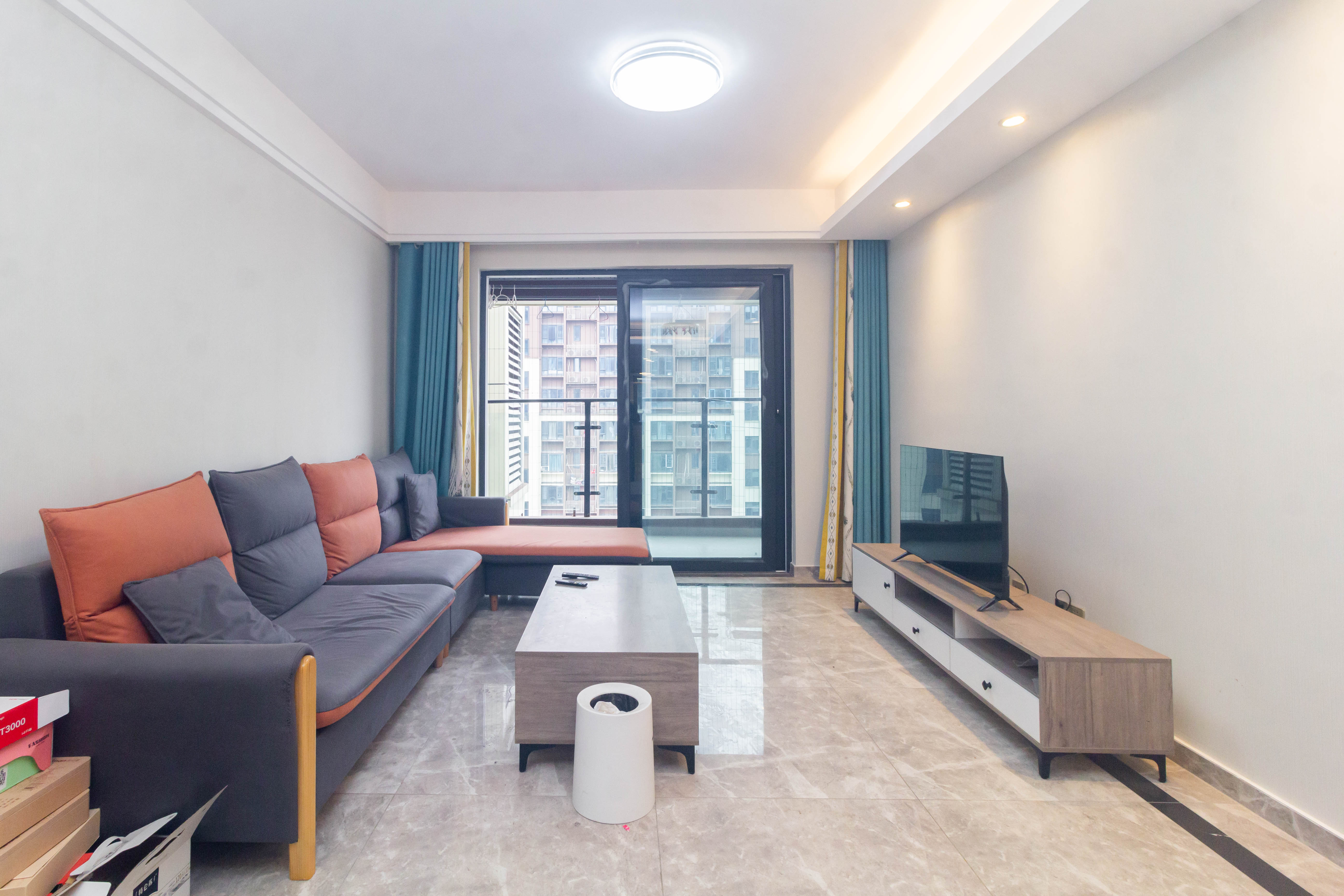 华远碧桂园海蓝城 3室2厅1卫 104.0万 华远碧桂园海蓝城 3室2厅1卫 104.0万客厅