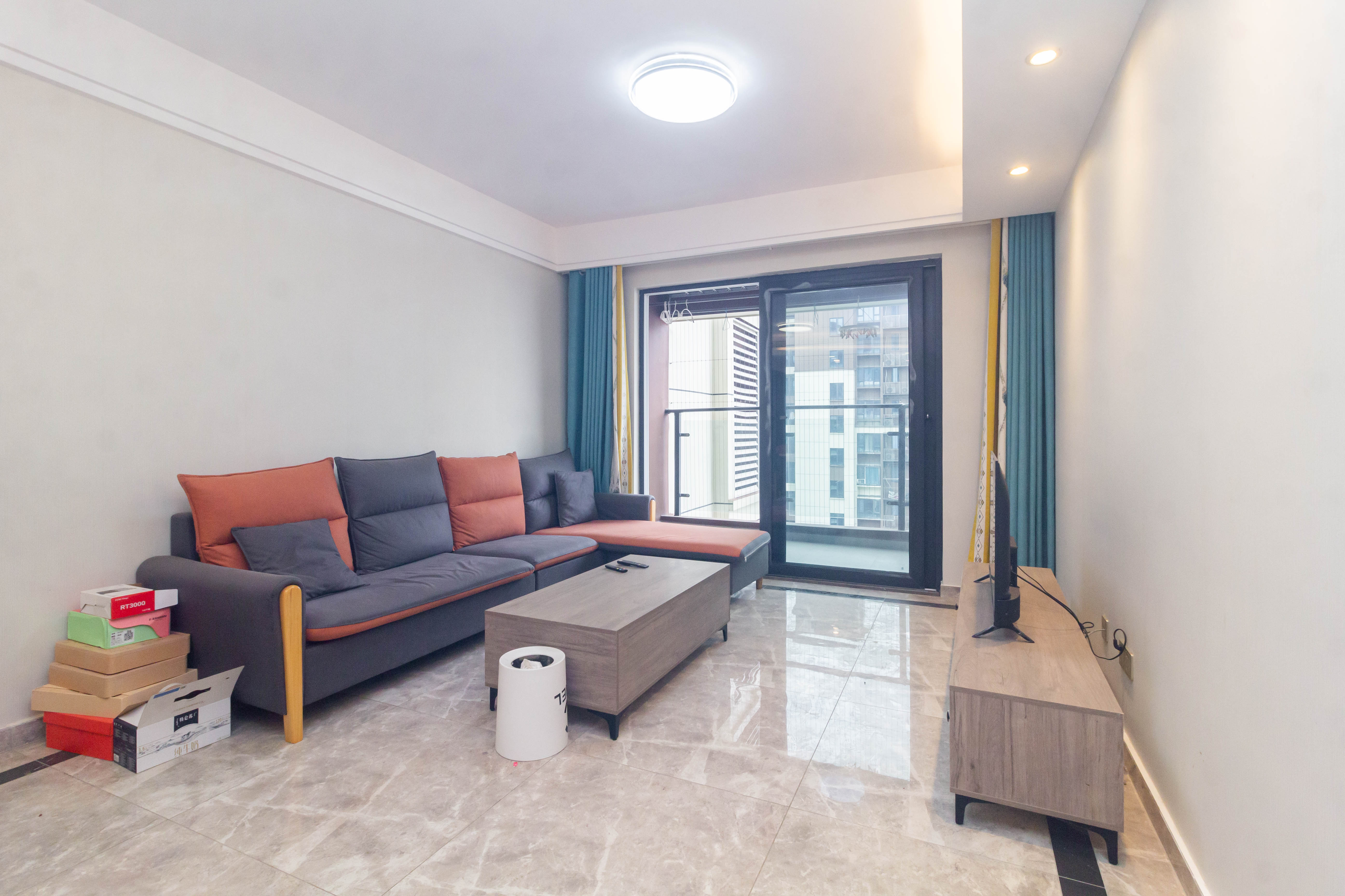 华远碧桂园海蓝城 3室2厅1卫 104.0万 华远碧桂园海蓝城 3室2厅1卫 104.0万客厅