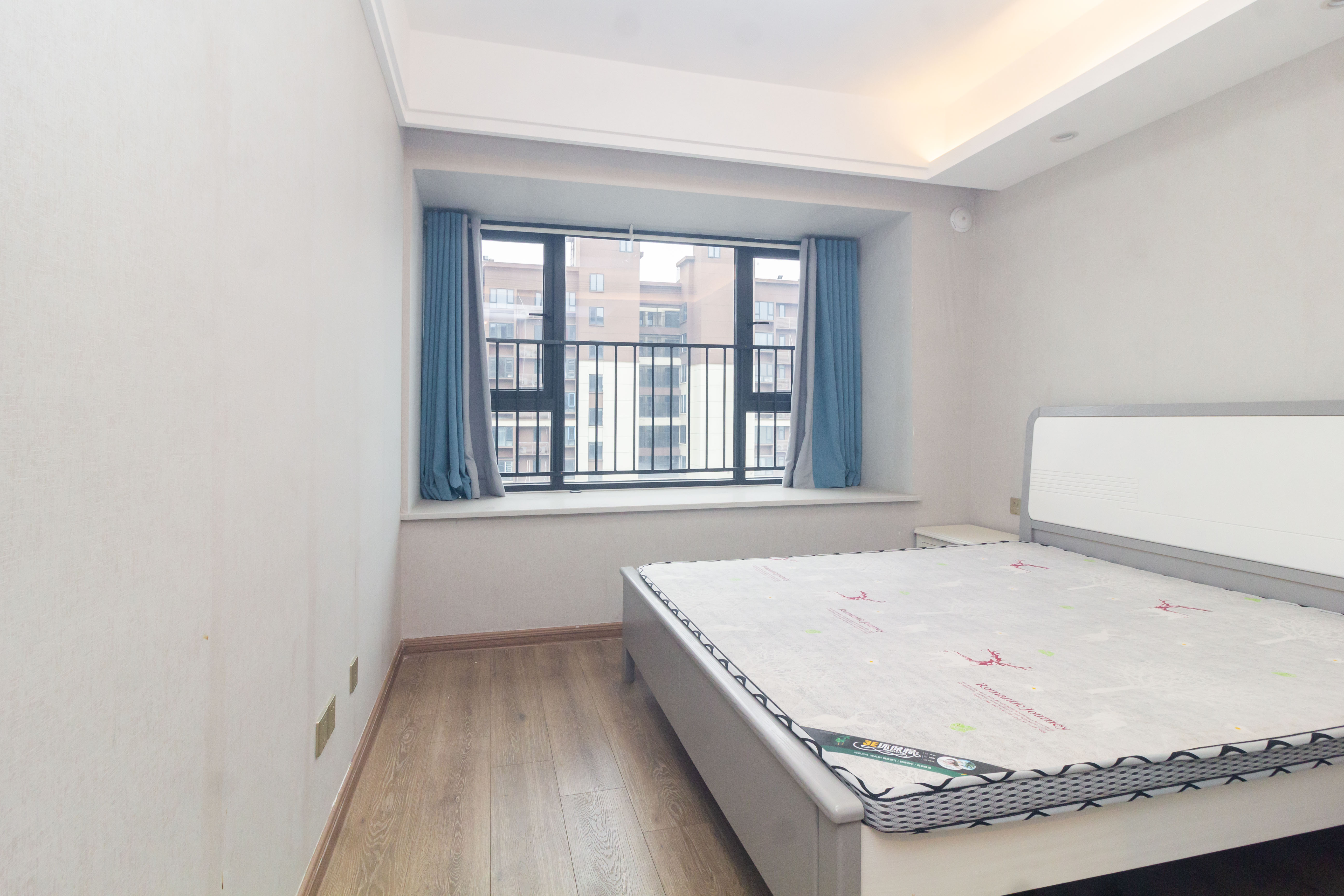 华远碧桂园海蓝城 3室2厅1卫 104.0万 华远碧桂园海蓝城 3室2厅1卫 104.0万卧室