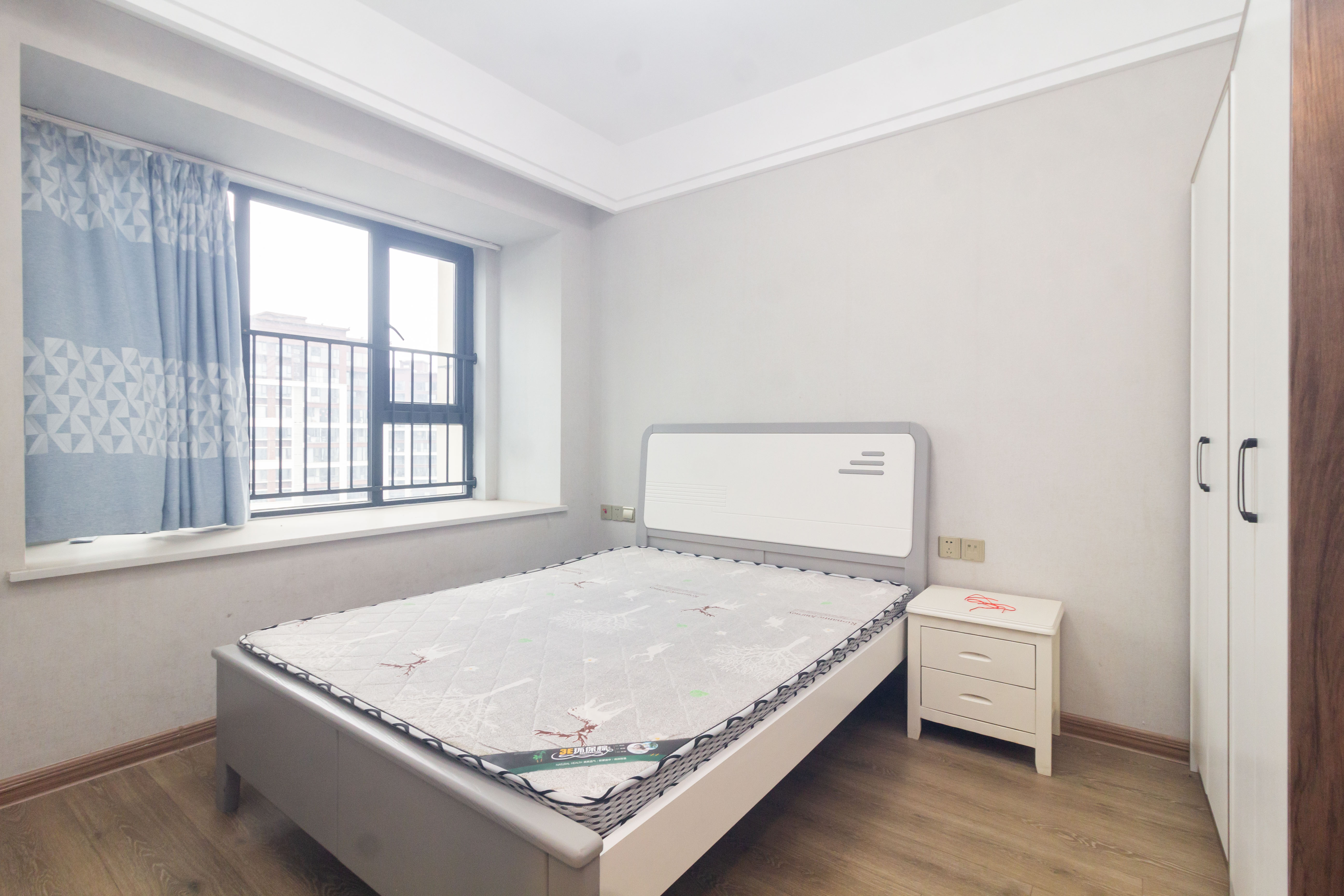 华远碧桂园海蓝城 3室2厅1卫 104.0万 华远碧桂园海蓝城 3室2厅1卫 104.0万卧室