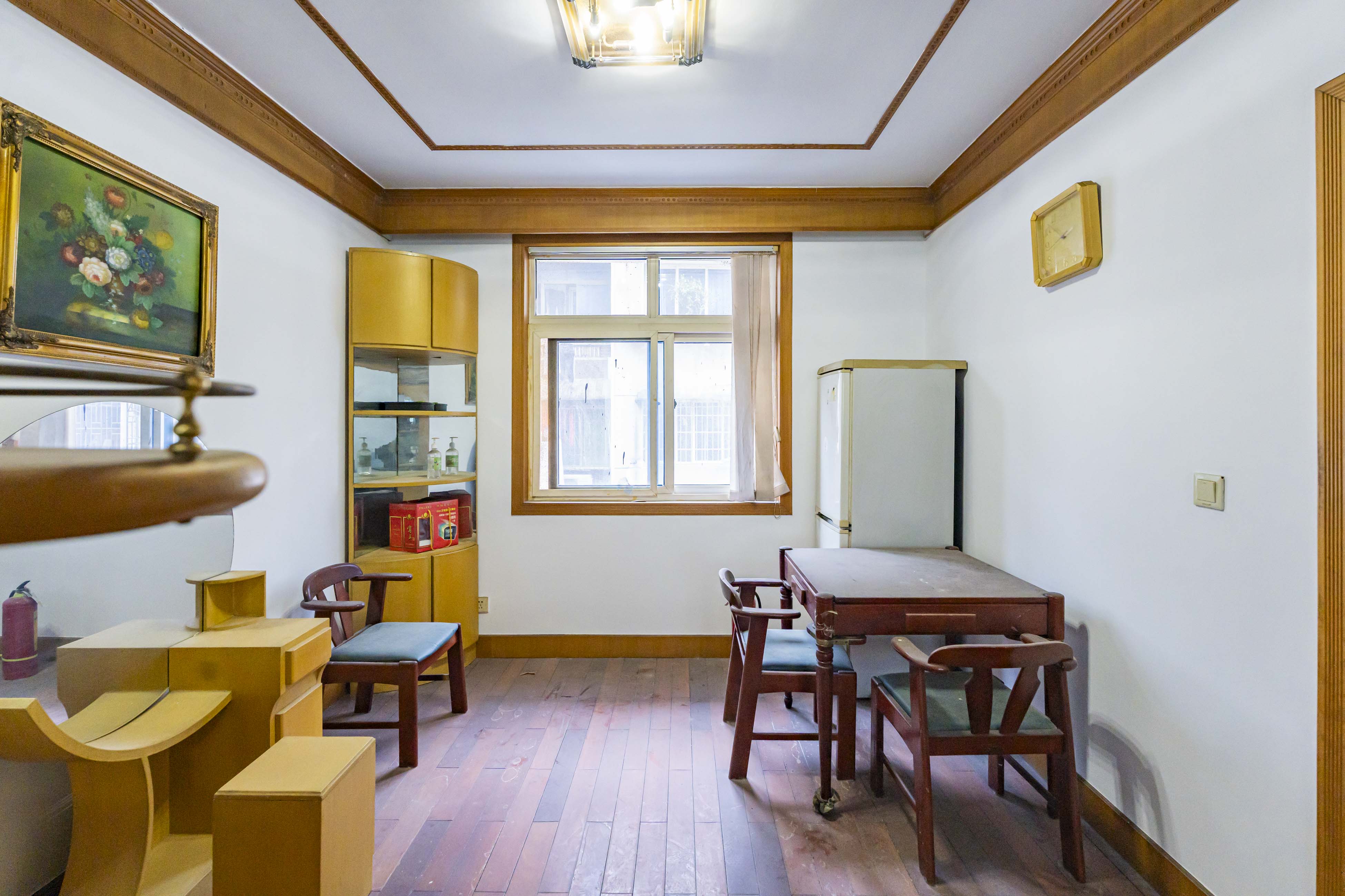 开福区私房散盘 3室2厅2卫 96.0万 开福区私房散盘 3室2厅2卫 96.0万客厅