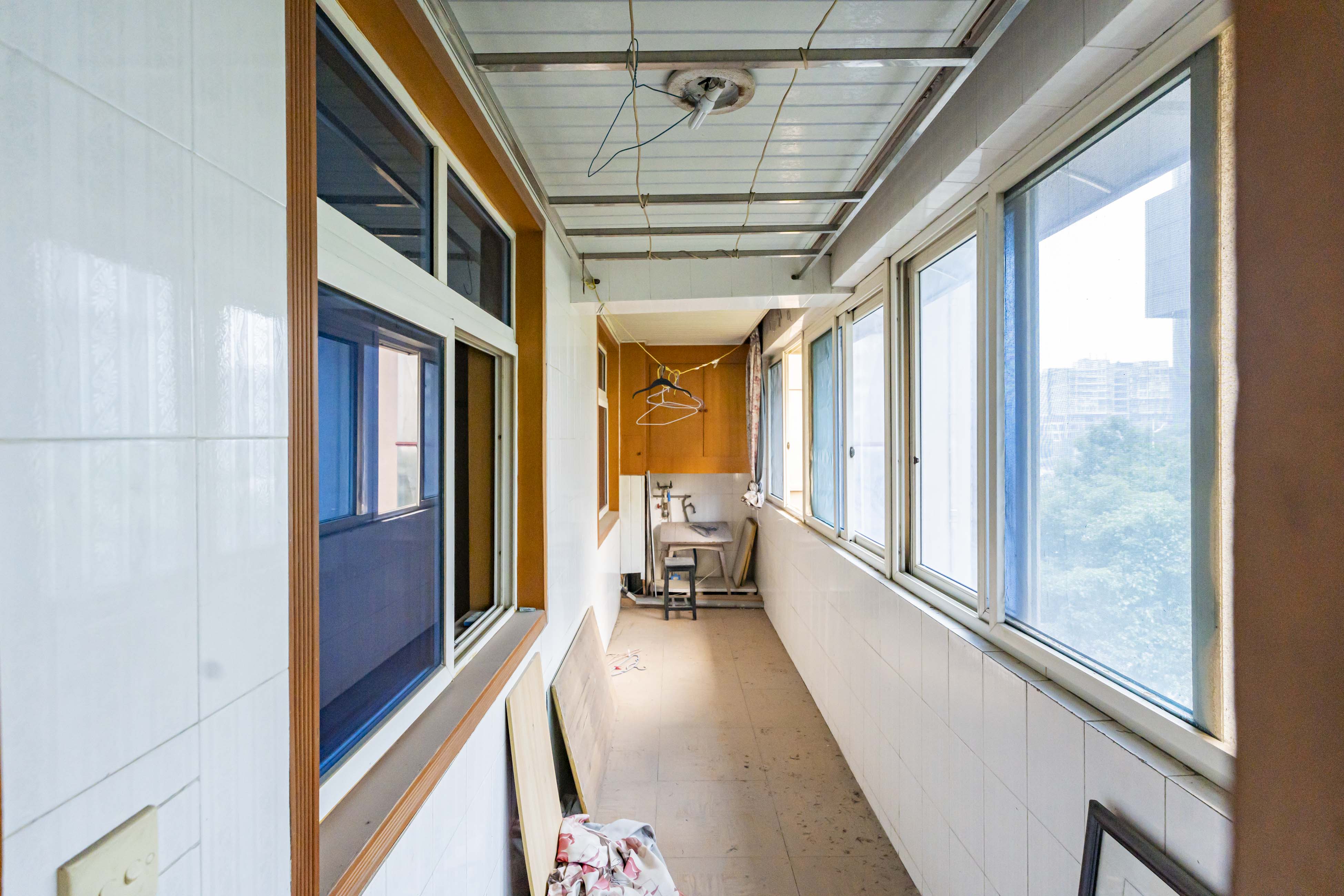 开福区私房散盘 3室2厅2卫 96.0万 开福区私房散盘 3室2厅2卫 96.0万阳台